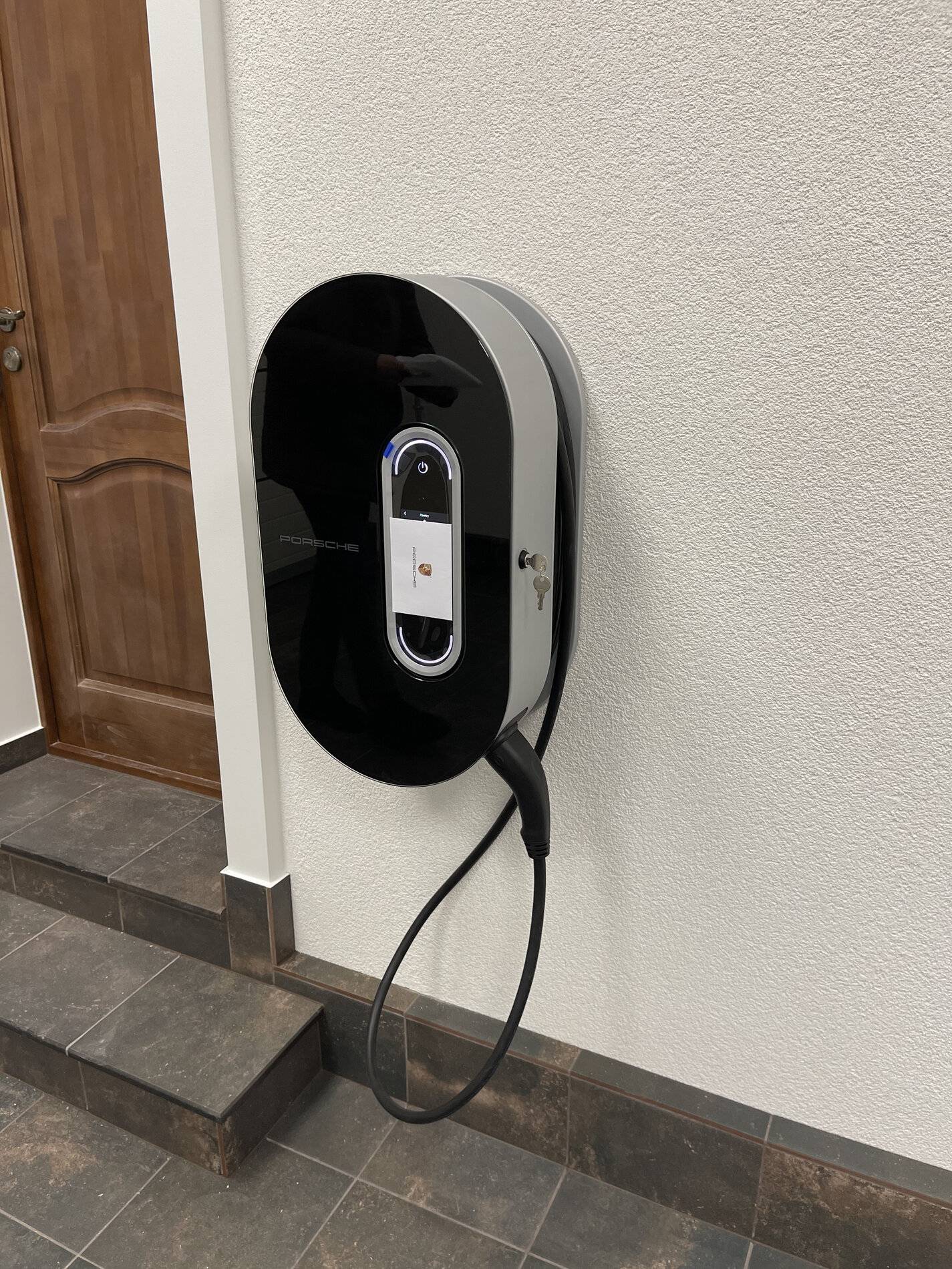 Porsche Taycan Charging at home - 10kwh - very satisfied 06FB647E-FE5C-4E8A-B6B4-51403ABA3816