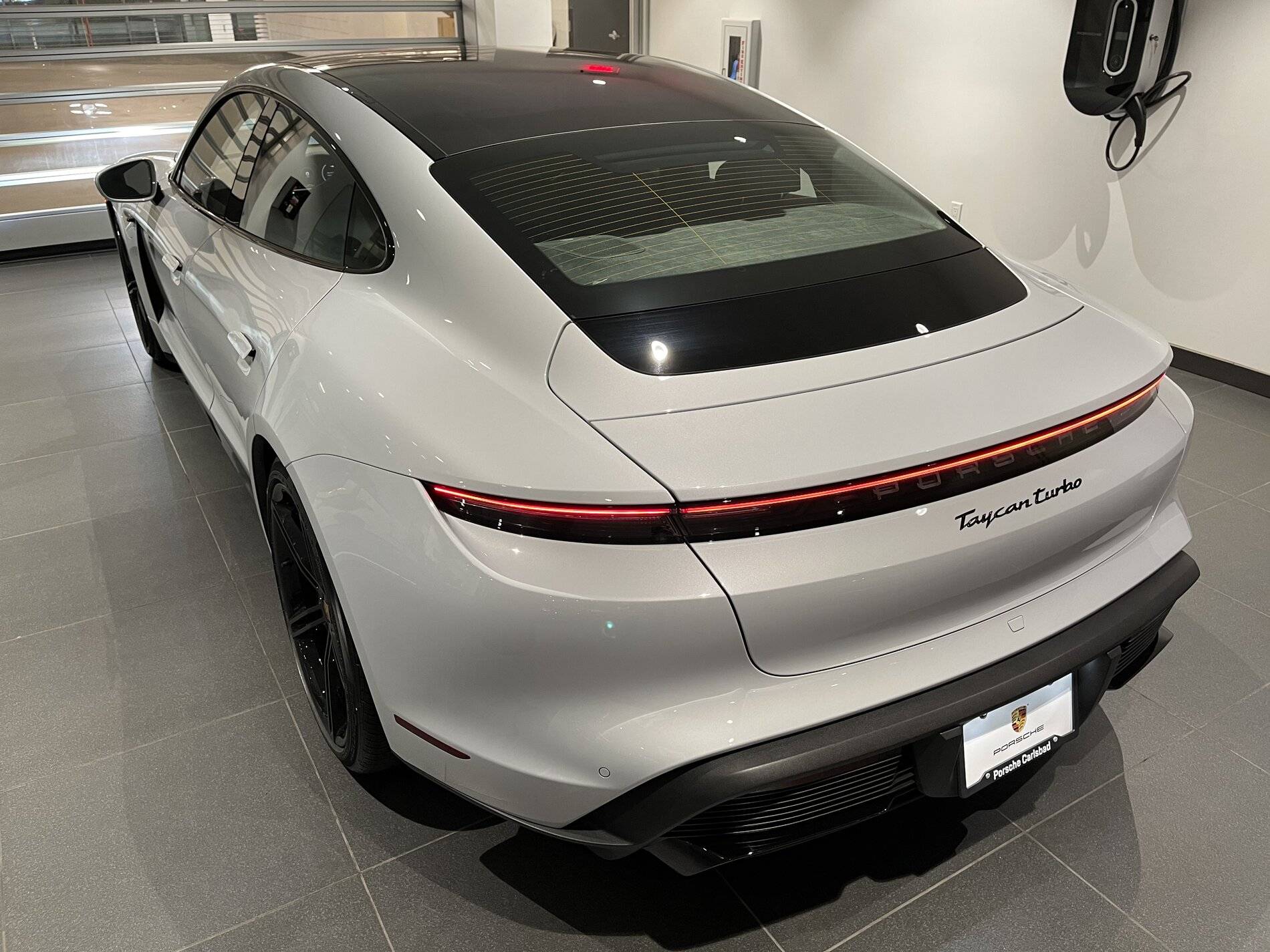 Porsche Taycan ICE GREY Taycan Club 8350DE57-9830-44D3-B5A1-1DFEF8932C3D