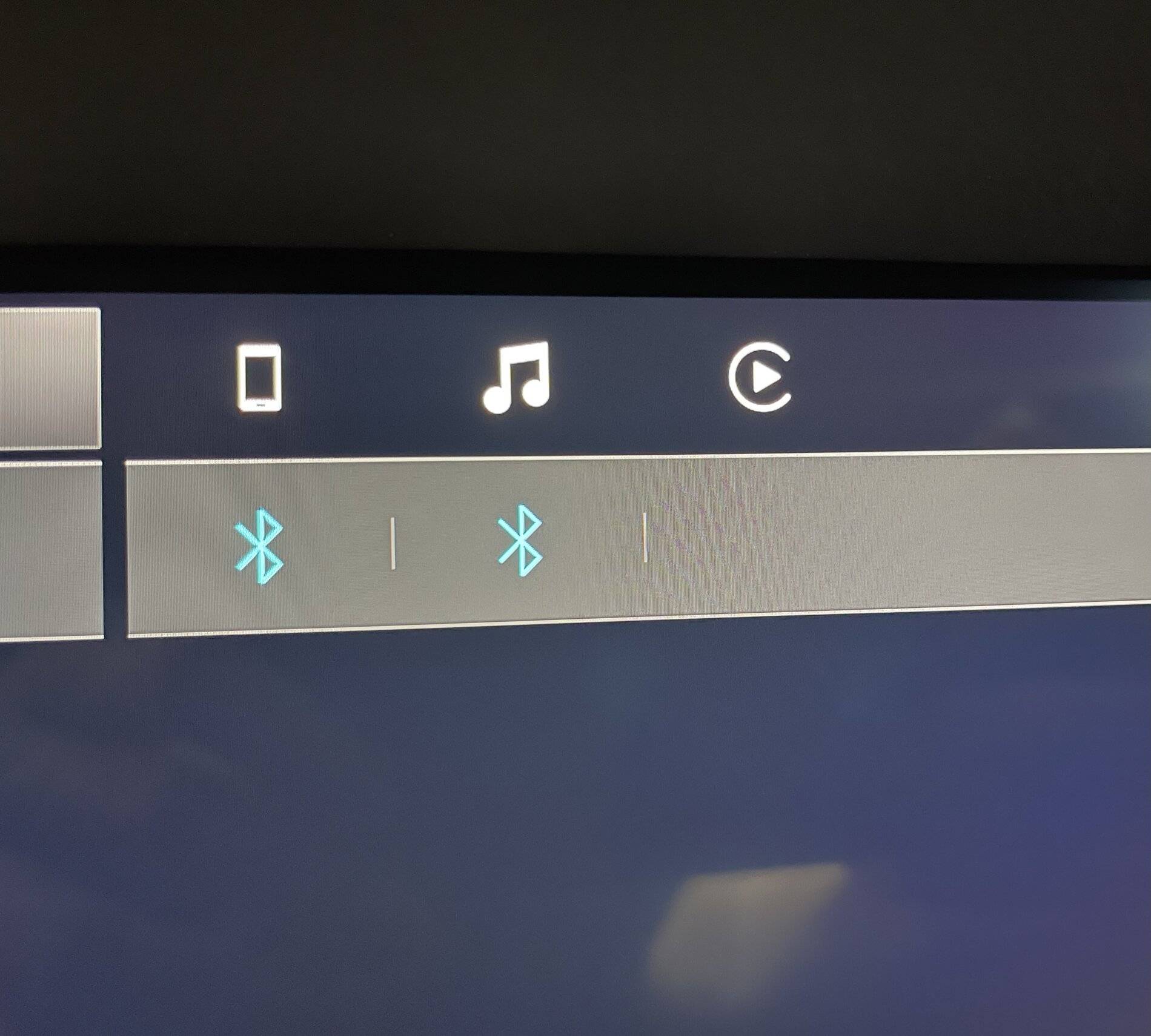 Porsche Taycan Dealer says no wireless CarPlay for 2021 Taycan? IMG_1596
