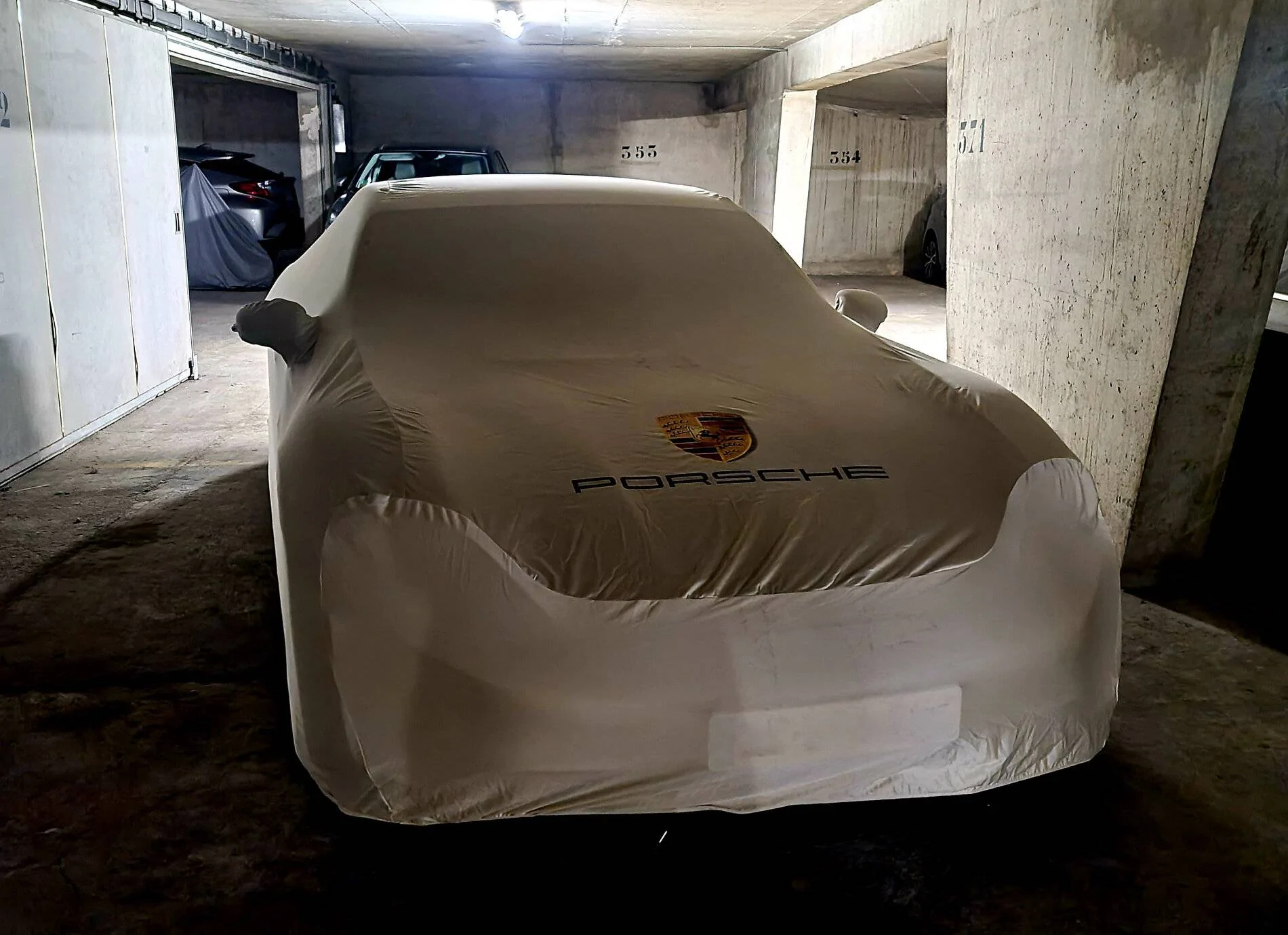 Porsche Taycan Car cover from Porsche 20210119_210632