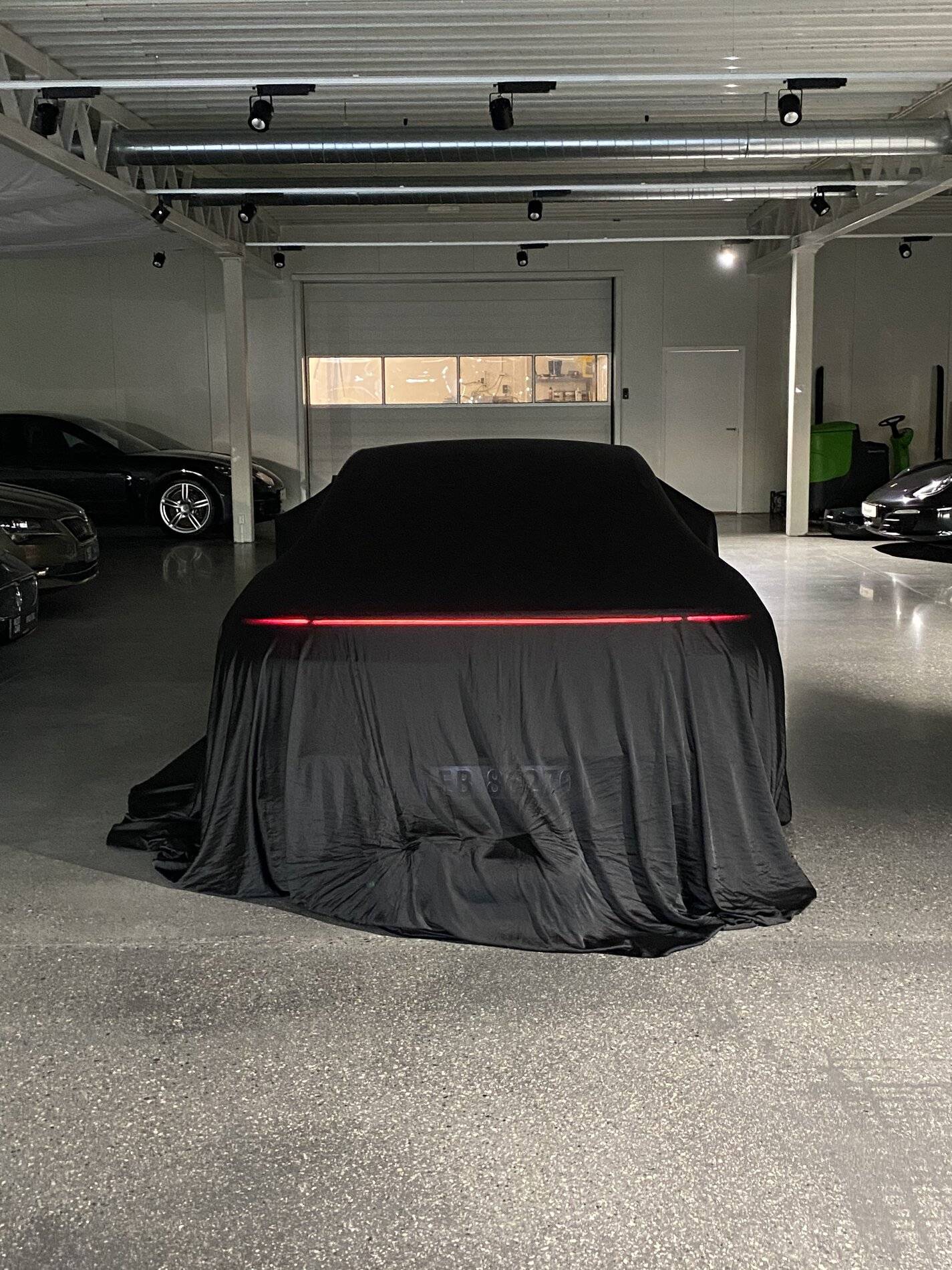 Porsche Taycan CARRARA WHITE Taycan Club 5AB7E947-DB48-48E4-A6B2-6630EF0880EF