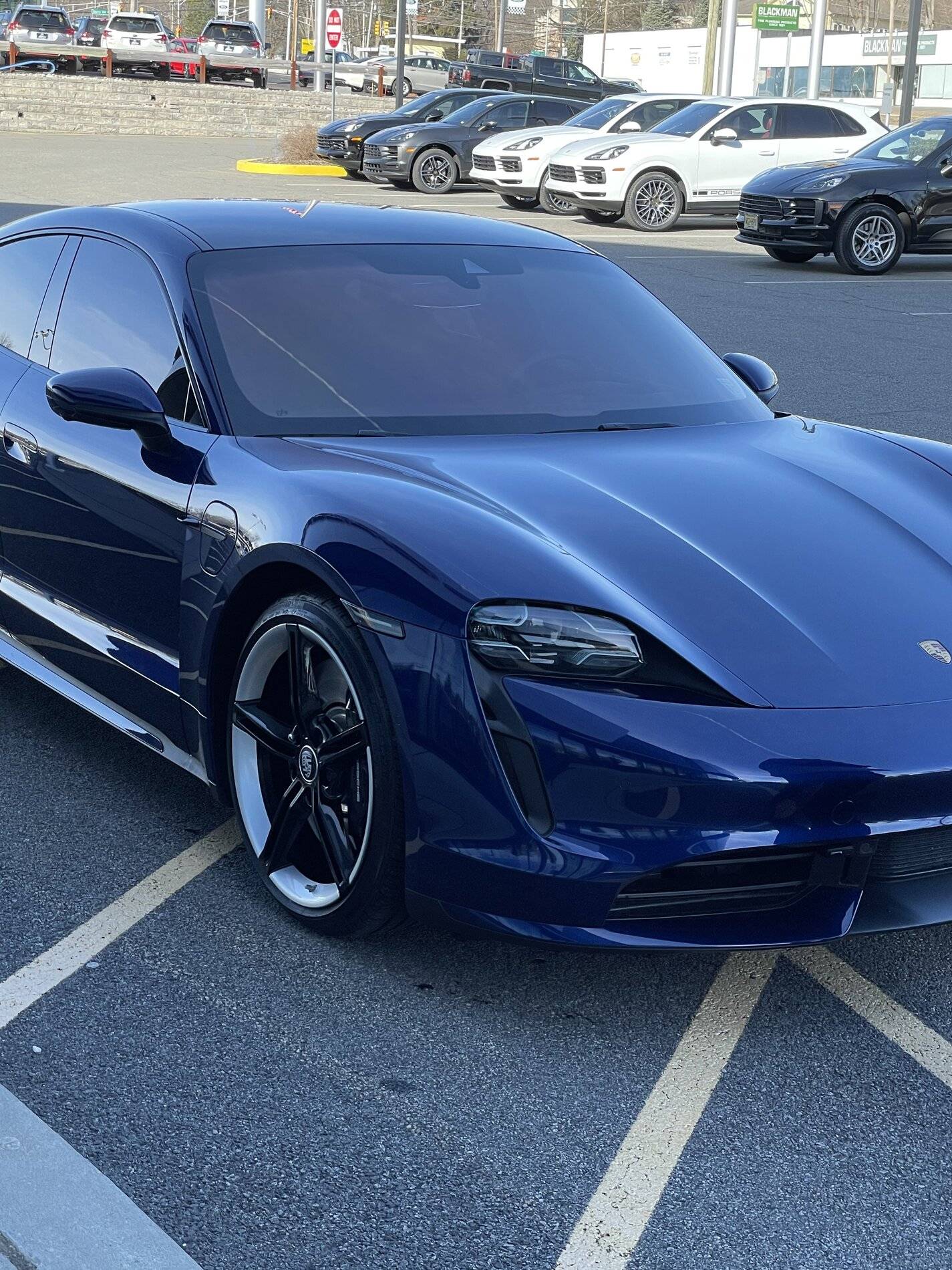 Porsche Taycan Gentian blue vs. Volcano Grey Metallic F29C7E84-90CF-4CDA-970A-7AD941AD51F5