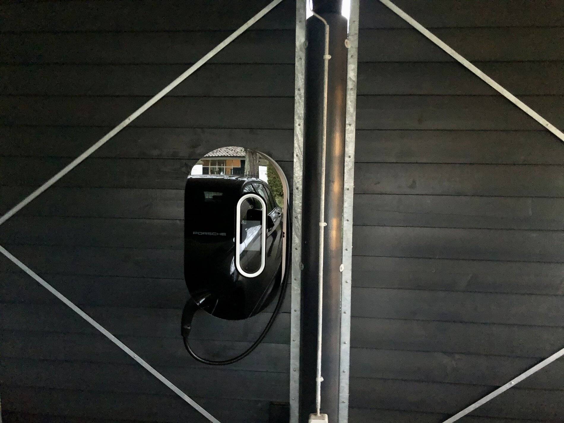 Porsche Taycan Show your home charging setup for your Taycan C76719C1-DAF6-4A66-B97D-E832671D1671