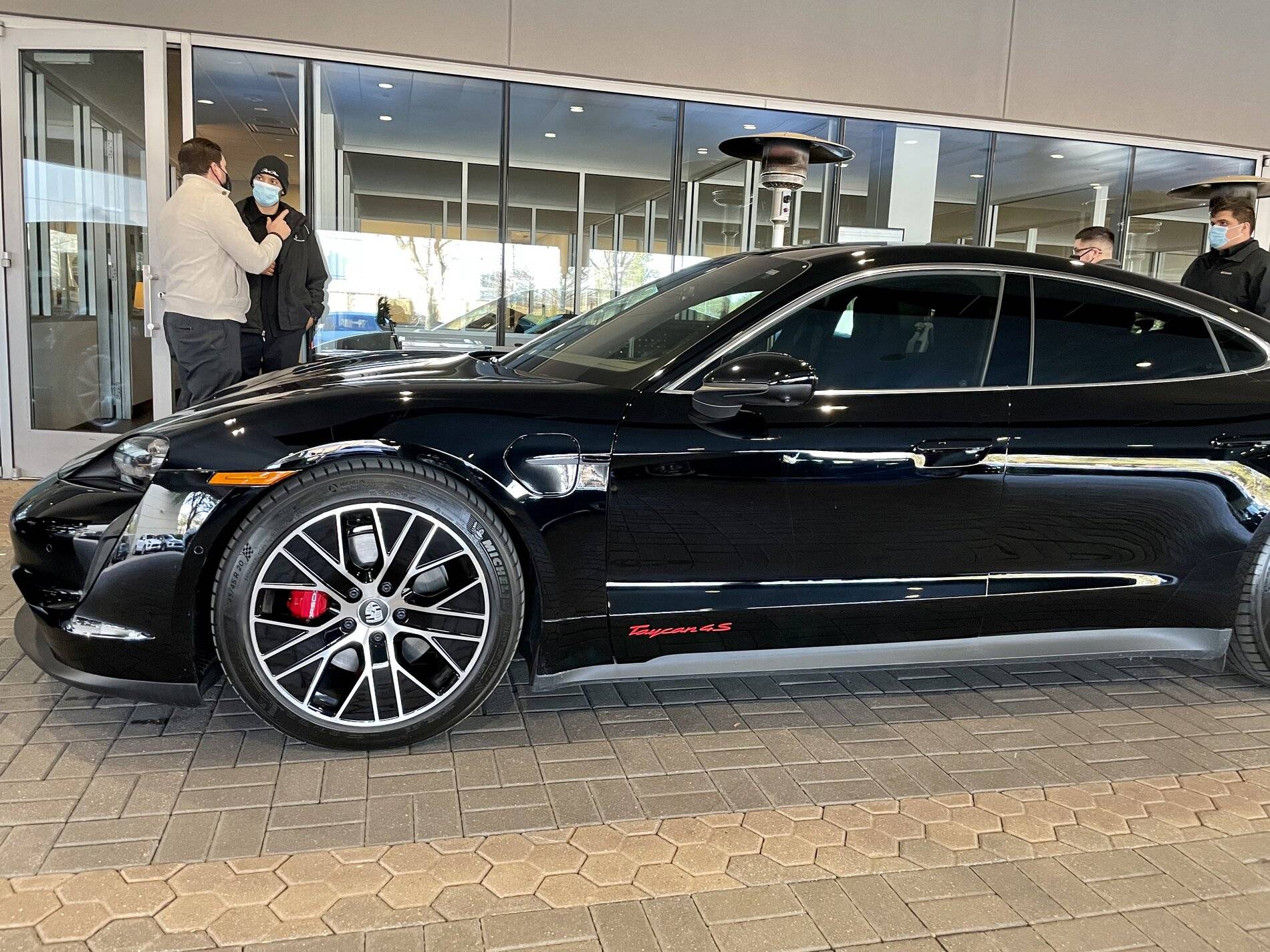 Porsche Taycan BLACK / JET BLACK Taycan Club 1A3EAB0B-986C-4E41-B6F6-4959EFFCF659