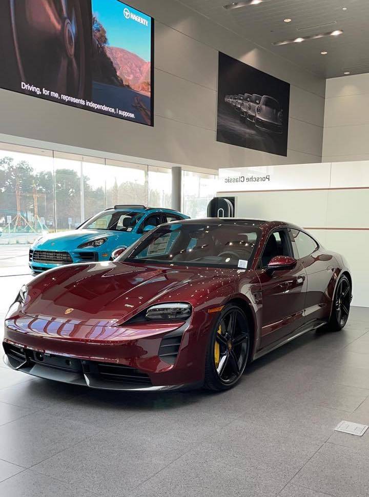 Porsche Taycan CHERRY METALLIC Taycan Club Cherry Metallic Taycan