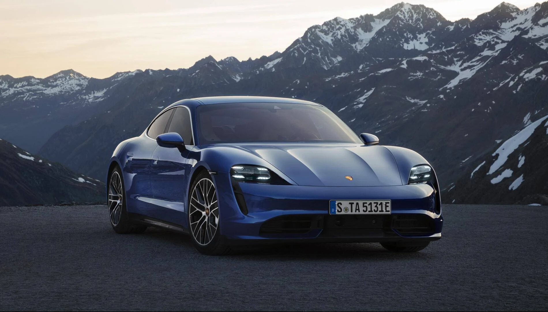Porsche Taycan 2021 Audi RS e-tron GT Prototype Review download3