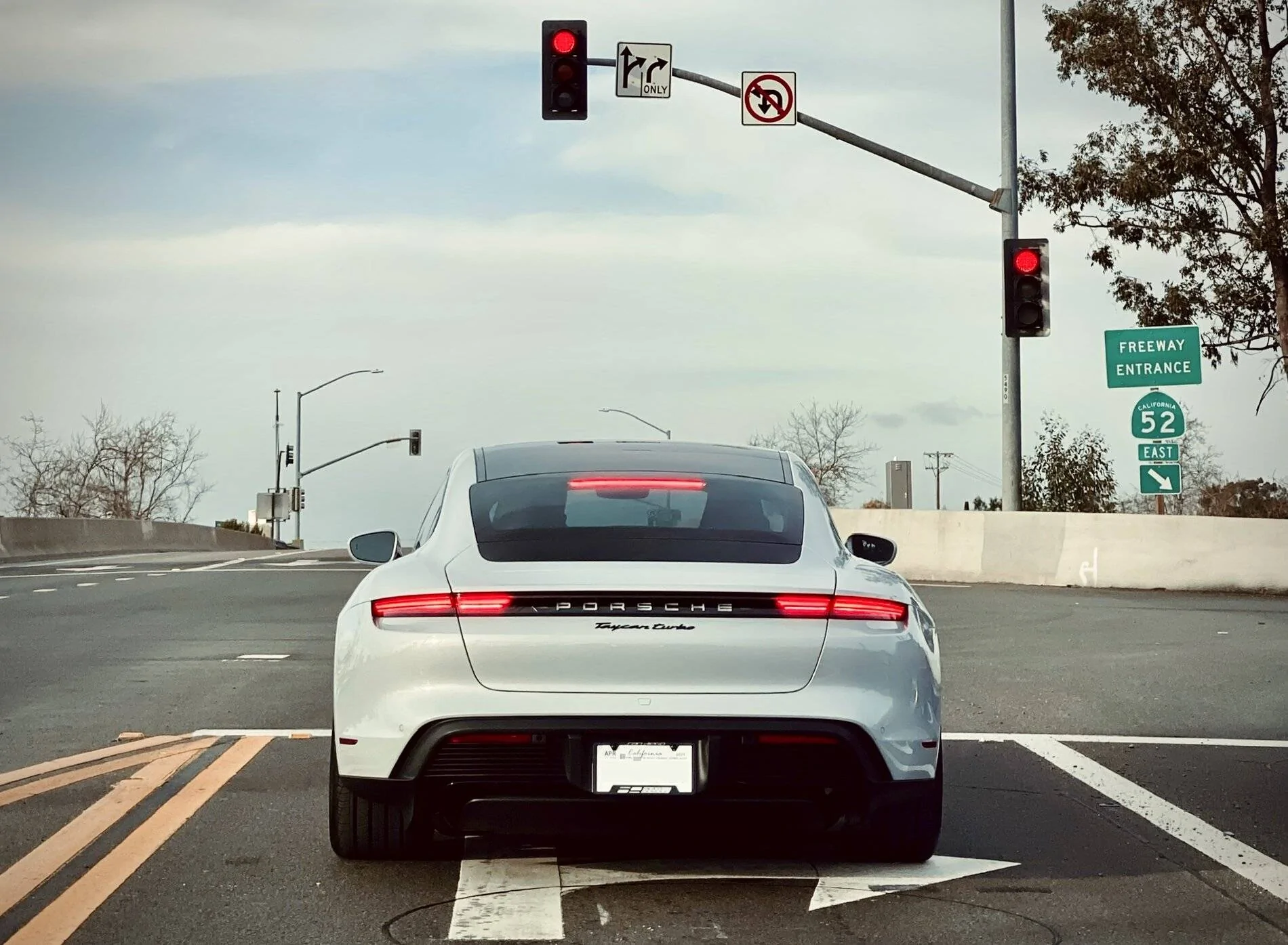 Porsche Taycan ICE GREY Taycan Club 2237745D-B9EA-4B41-9B0C-B7EE65A169A7