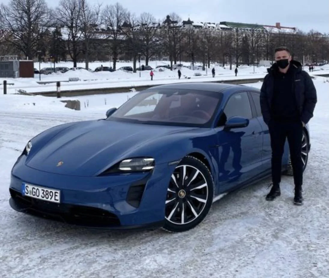 Porsche Taycan 2021 Taycan RWD base model reviews are here! F5E80F75-2511-4661-8D99-C3F212F62724