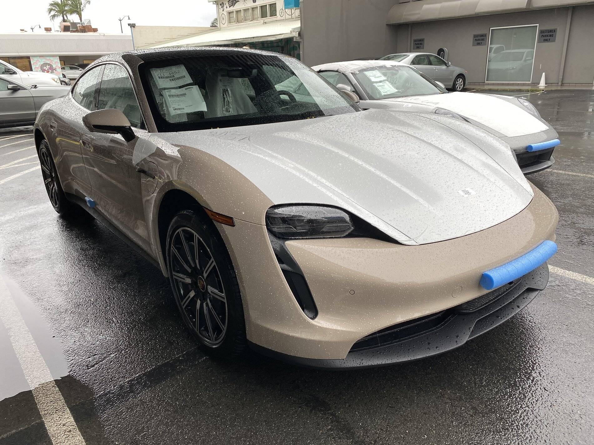 Porsche Taycan COFFEE BEIGE Taycan Club Taycan 4S Coffee Beige 1