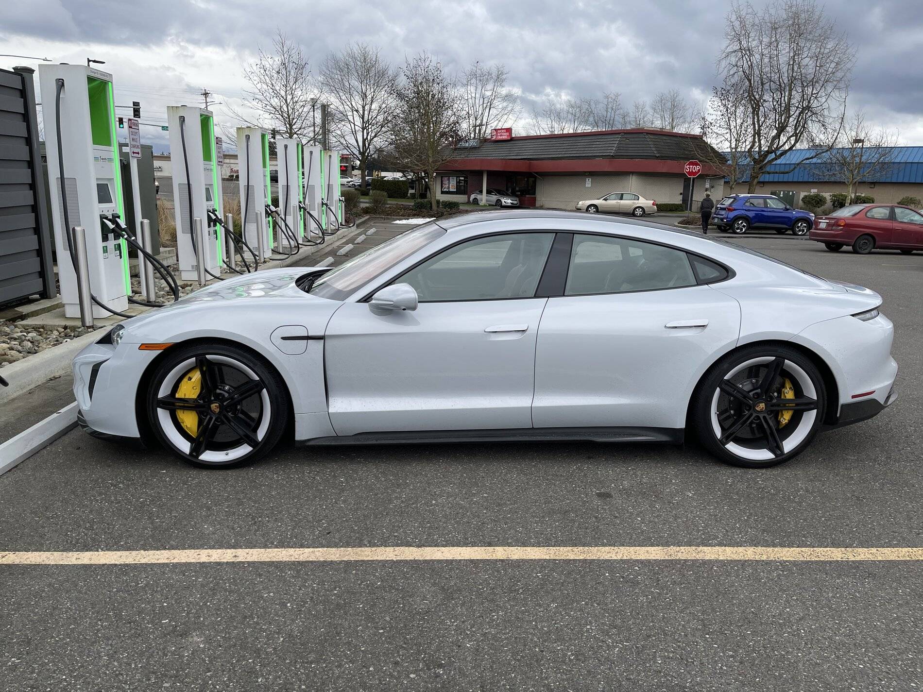 Porsche Taycan ICE GREY Taycan Club 30427A69-D44D-499C-A9E6-727CE64CD3CF