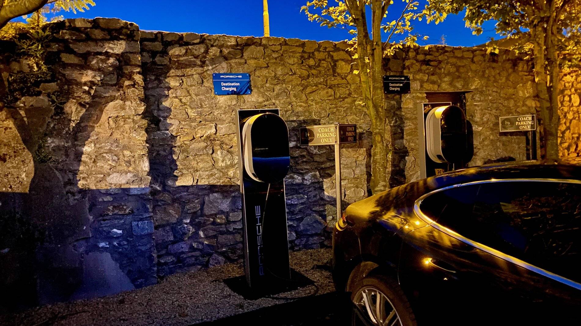 Porsche Taycan Did you know? Porsche Destination Charging IMG_7730