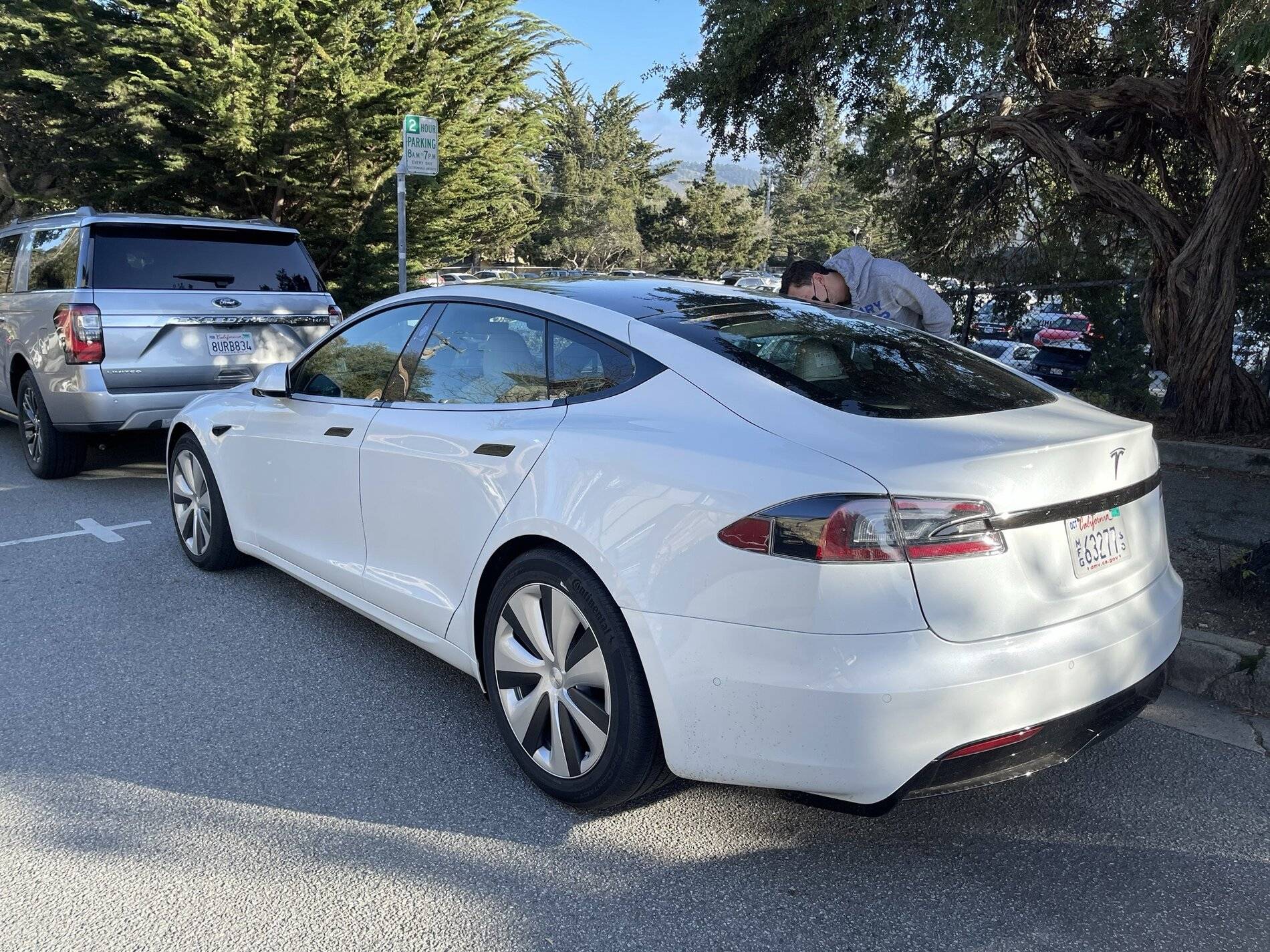 Porsche Taycan Tesla Model S Plaid+ on the website for configuration Euu-T75VEAA6O-0