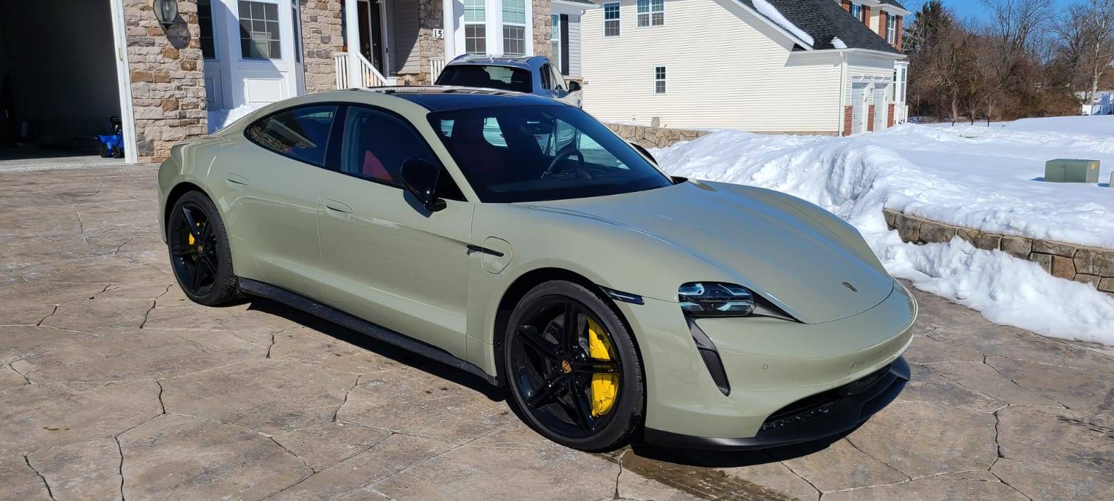 Porsche Taycan My 2021 Taycan 4S Performance Battery w/ Khaki Green Wrap and ceramic coating Side - Front