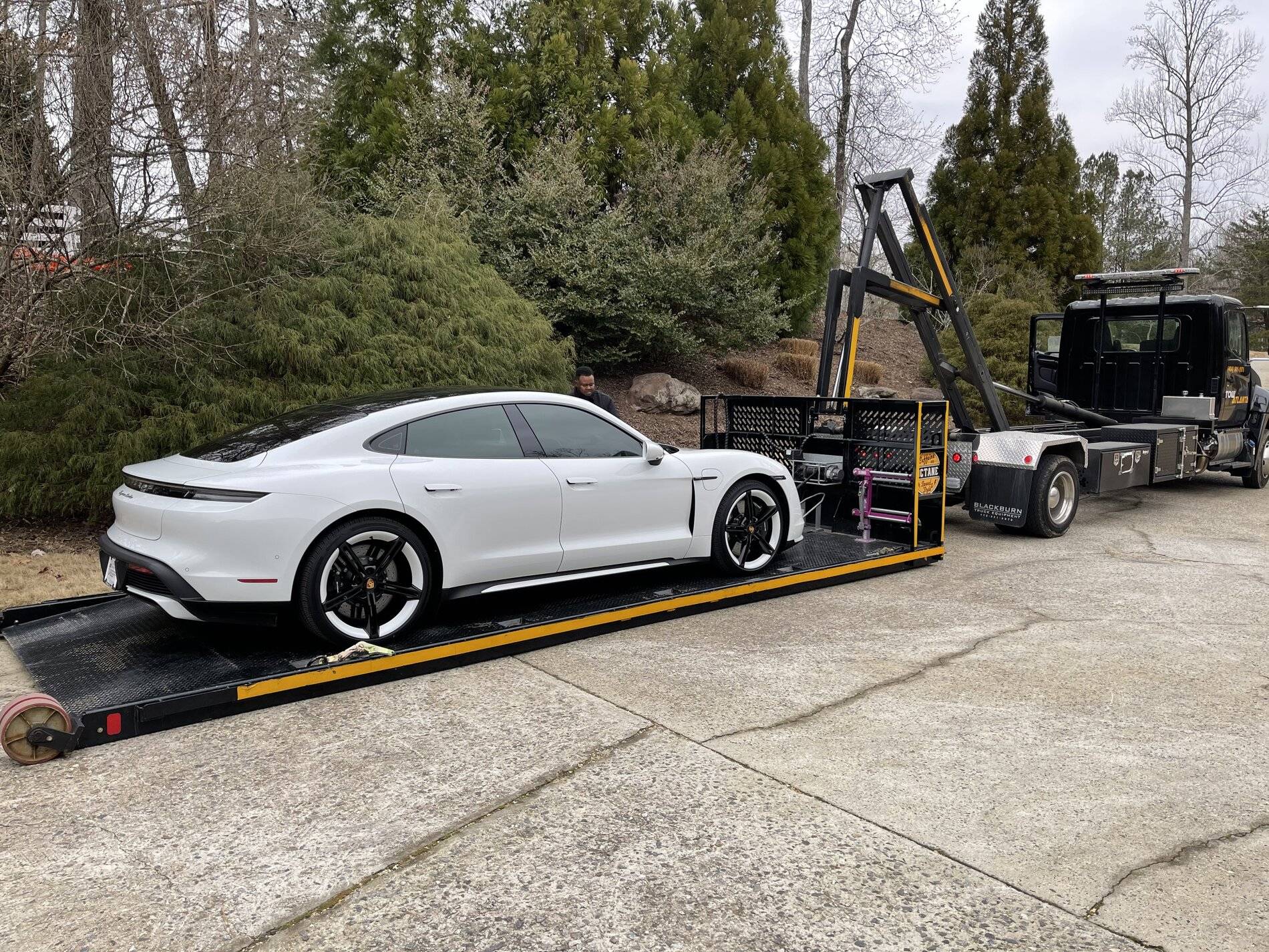 Porsche Taycan Taycan Turbo 2020, Electrical System Error Stop vehicle in a safe place IMG_9798
