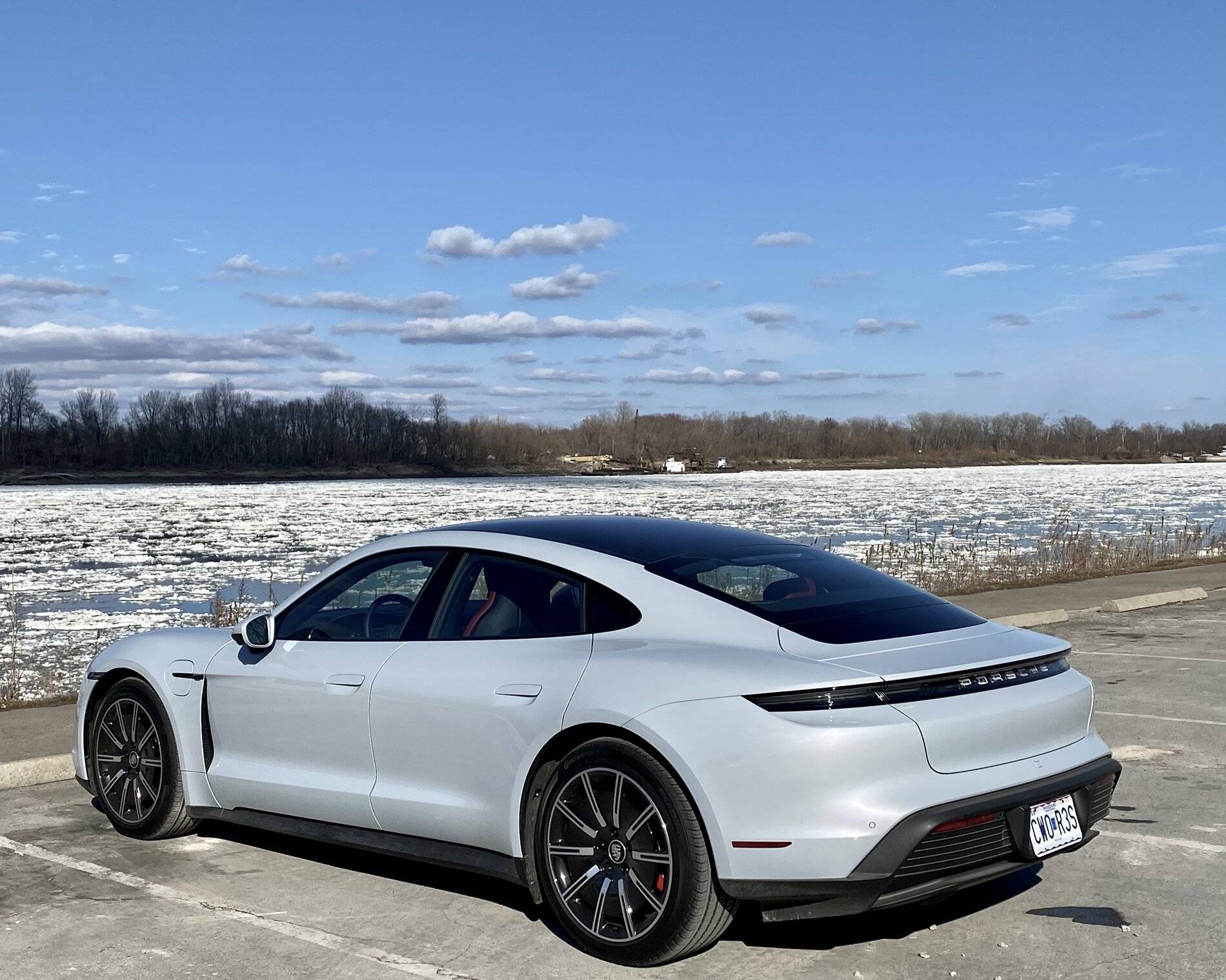 Porsche Taycan ICE GREY Taycan Club F7A8C63E-1F3F-4E0D-AC54-5B7DFC33BED5