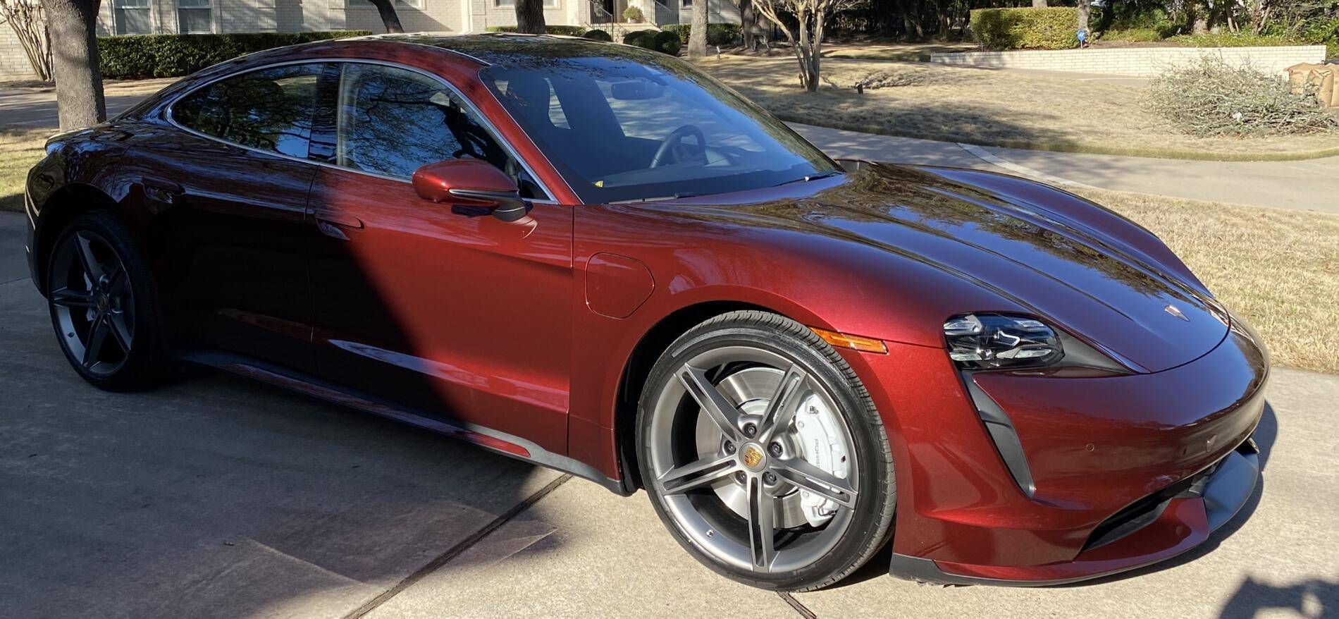 Porsche Taycan CHERRY METALLIC Taycan Club B2154913-832D-4B5F-A894-09F1DC959D96