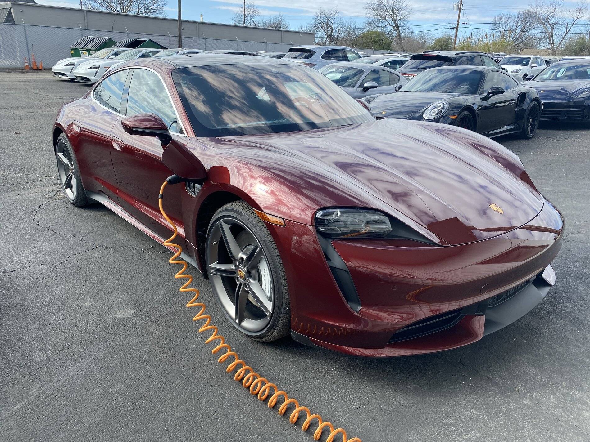 Porsche Taycan CHERRY METALLIC Taycan Club B90D9A6F-C589-4E01-9591-754F3C0E49DC