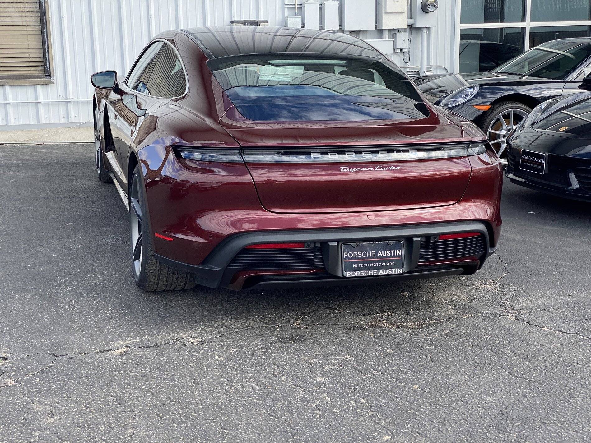 Porsche Taycan CHERRY METALLIC Taycan Club 3C1E0023-8593-48B0-AEE9-B68643DCC9C2