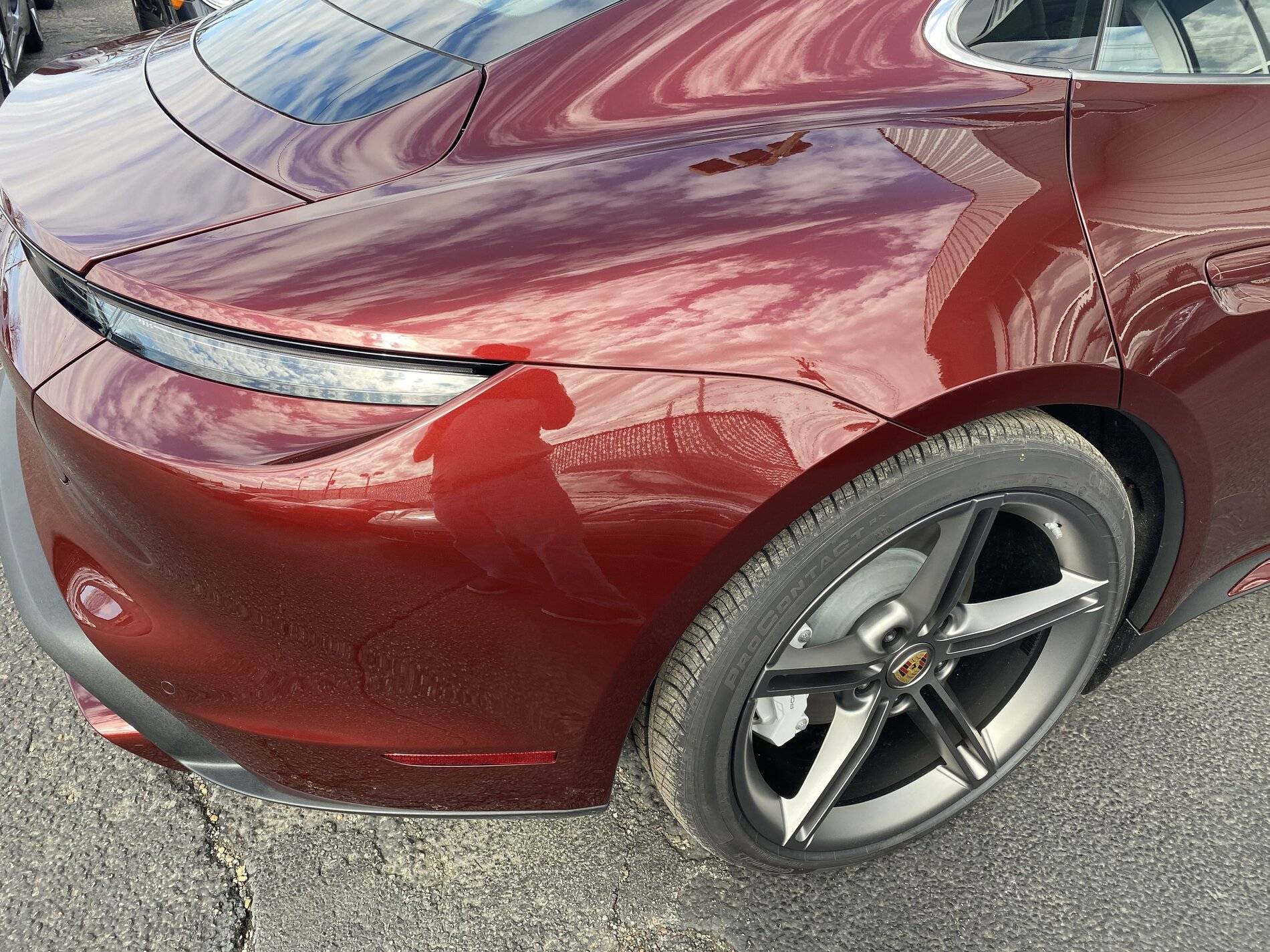 Porsche Taycan CHERRY METALLIC Taycan Club 3A89EE04-77DE-458F-A374-9955DFF719C1