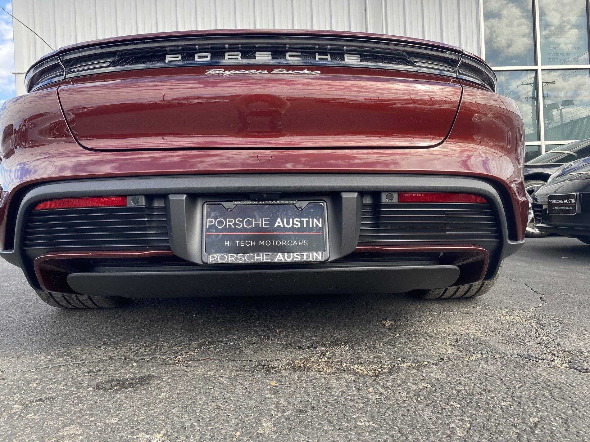 Porsche Taycan CHERRY METALLIC Taycan Club F23856F7-DF95-4AF0-AAA4-BE895B750223