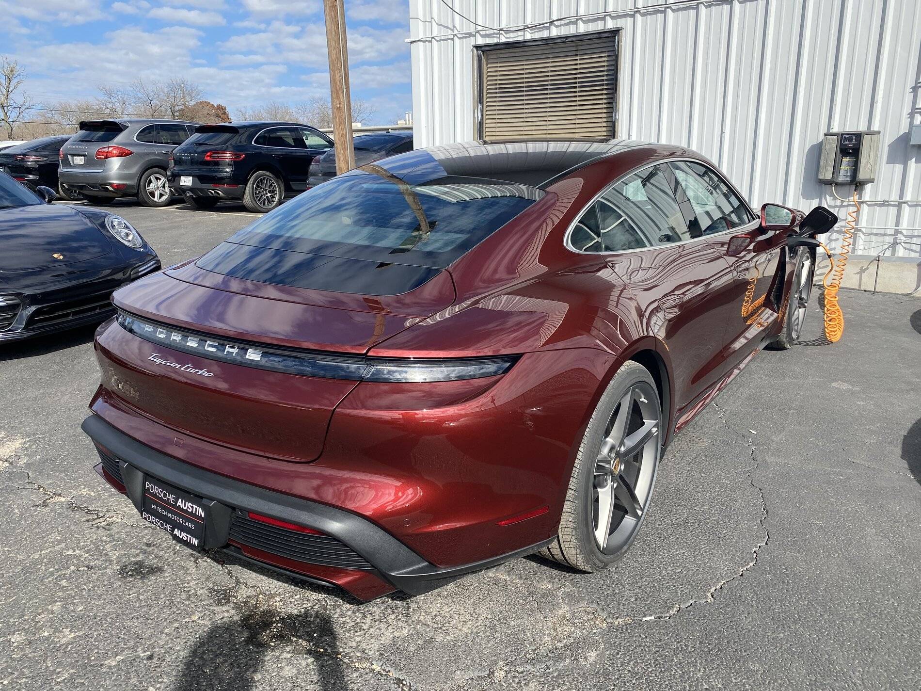 Porsche Taycan CHERRY METALLIC Taycan Club 00D75ECF-6A9B-4B7E-B540-9F136D78C973