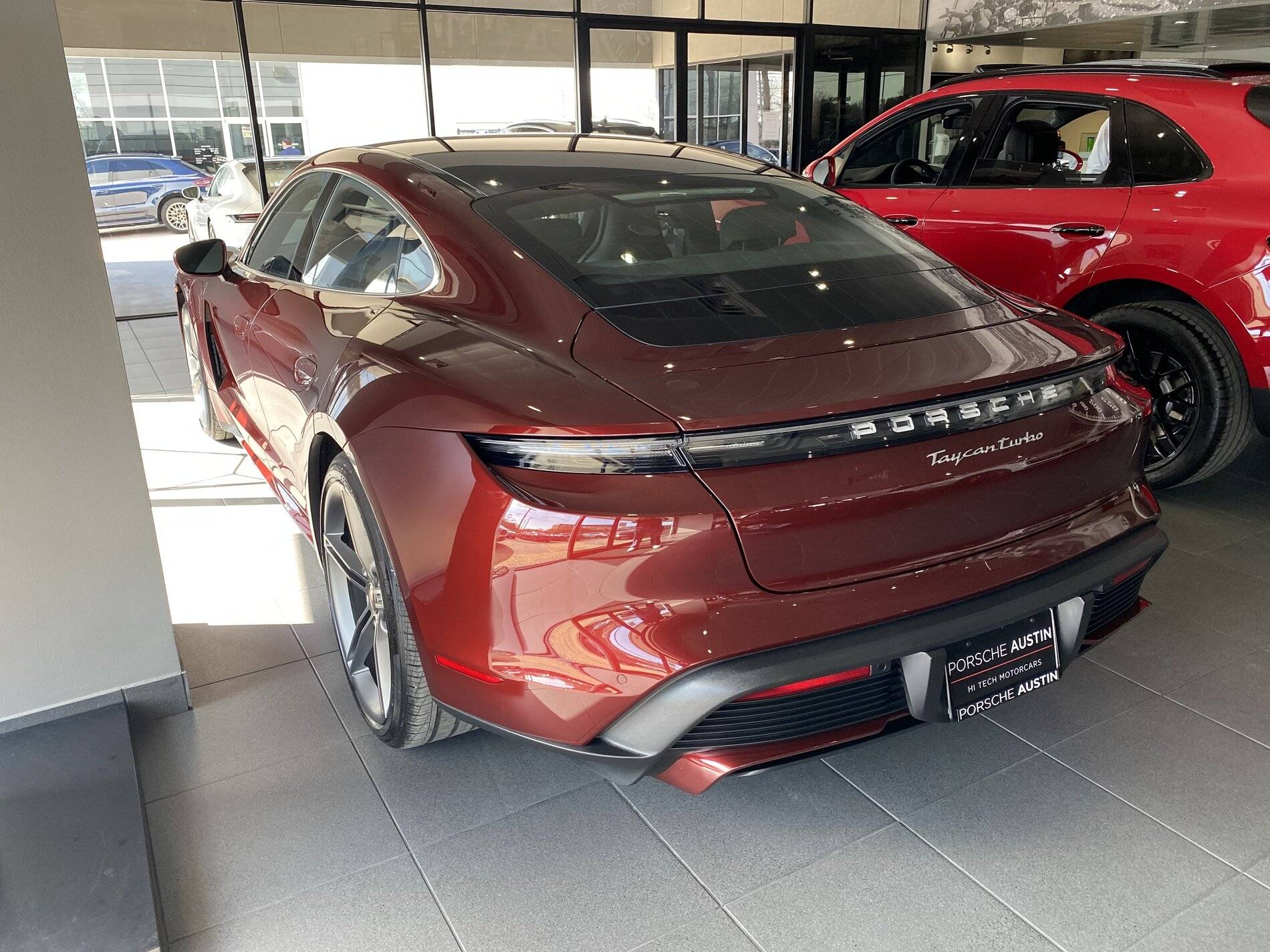 Porsche Taycan CHERRY METALLIC Taycan Club 303E45DA-B6F5-47A0-A441-8331B3108738