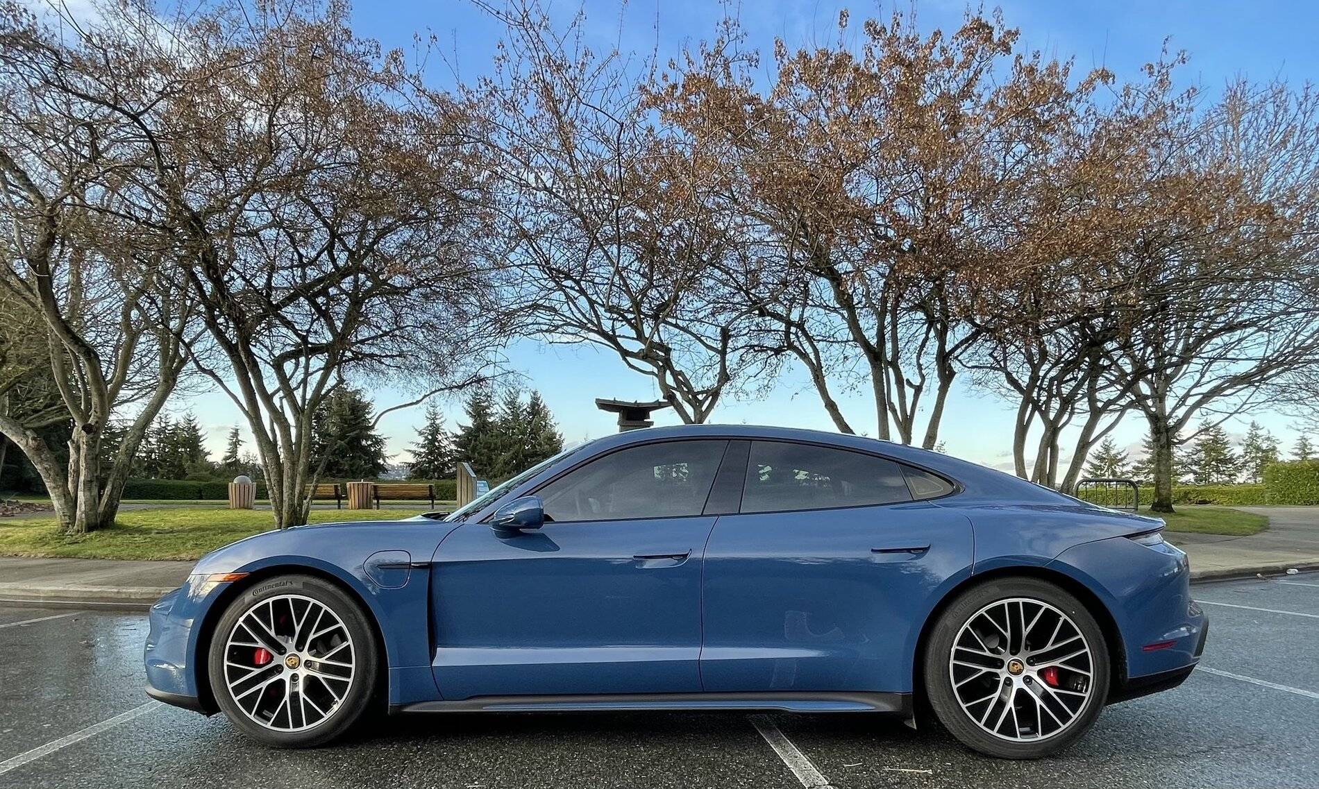 Porsche Taycan Taycan v 911 Turbo S c3ba69a5e_695ade45a3ddb1aeef5e735c7d7c180a545659e6