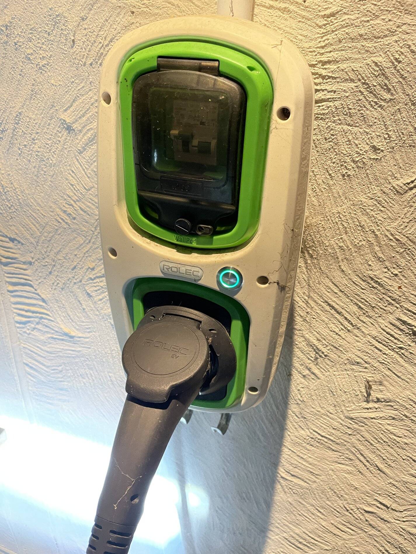 Porsche Taycan UK charging on 7.2kw rolec 46844776-2C0A-494C-9964-21CA4C6A2516