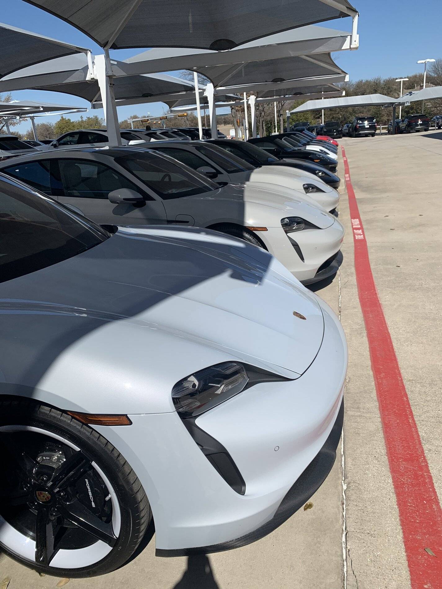 Porsche Taycan Exterior color Chalk vs. Ice grey CCE40380-D533-4B2F-86C7-A4F370D48D4D