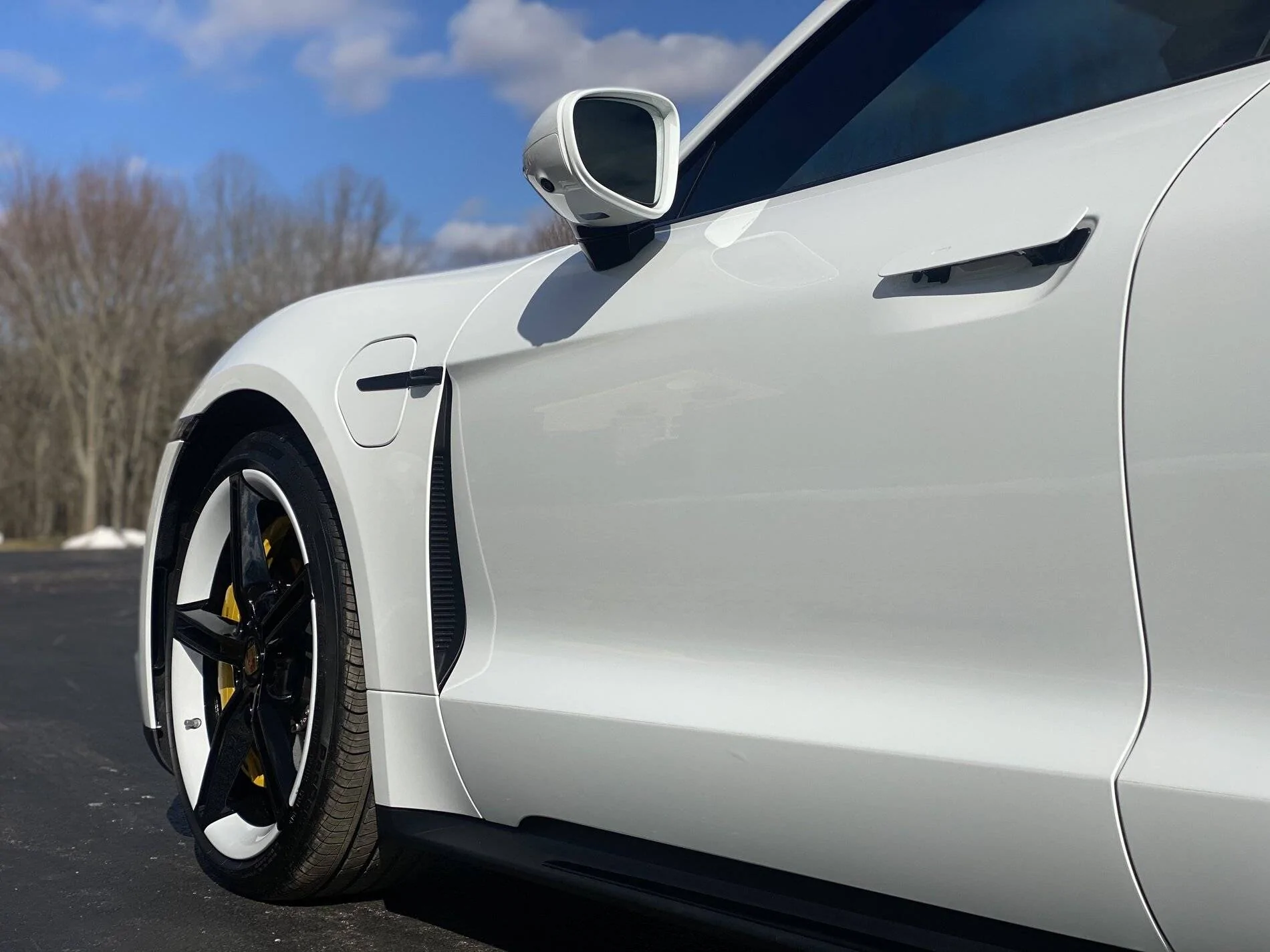 Porsche Taycan Swapped 2020 Volcano Grey for 2021 White ECD459BA-84C3-4F18-A00E-FF058B59849D