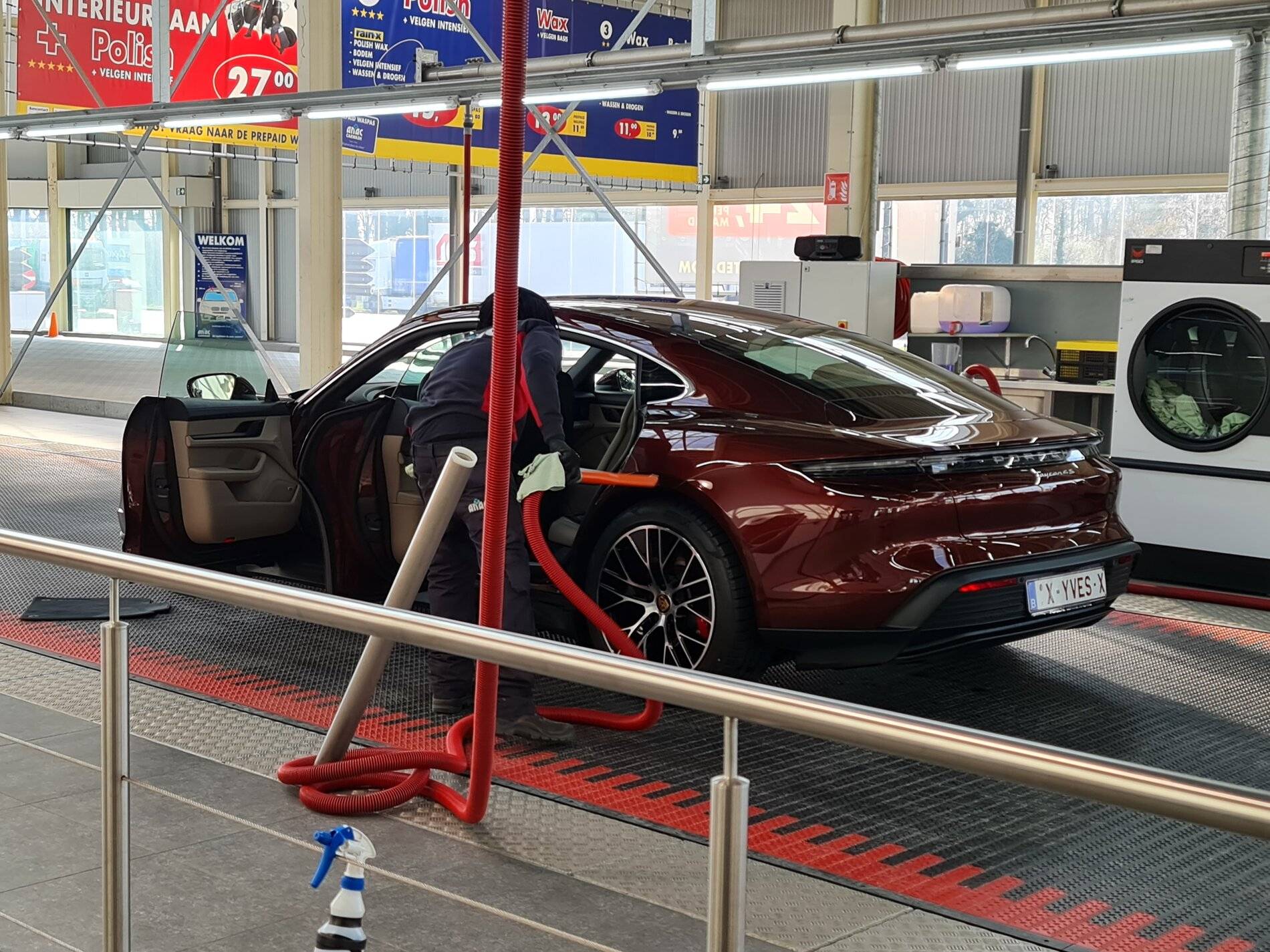 Porsche Taycan CHERRY METALLIC Taycan Club 20210308_153446