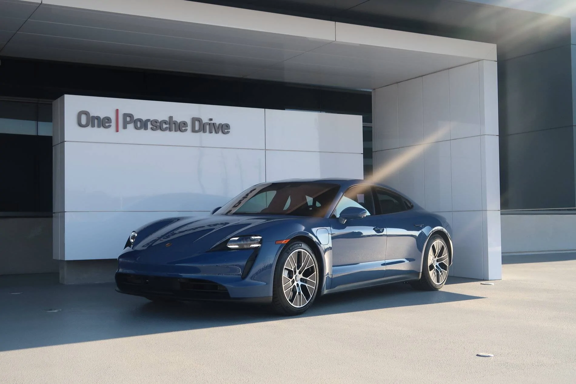Porsche Taycan NEPTUNE BLUE Taycan Club IMG_4439