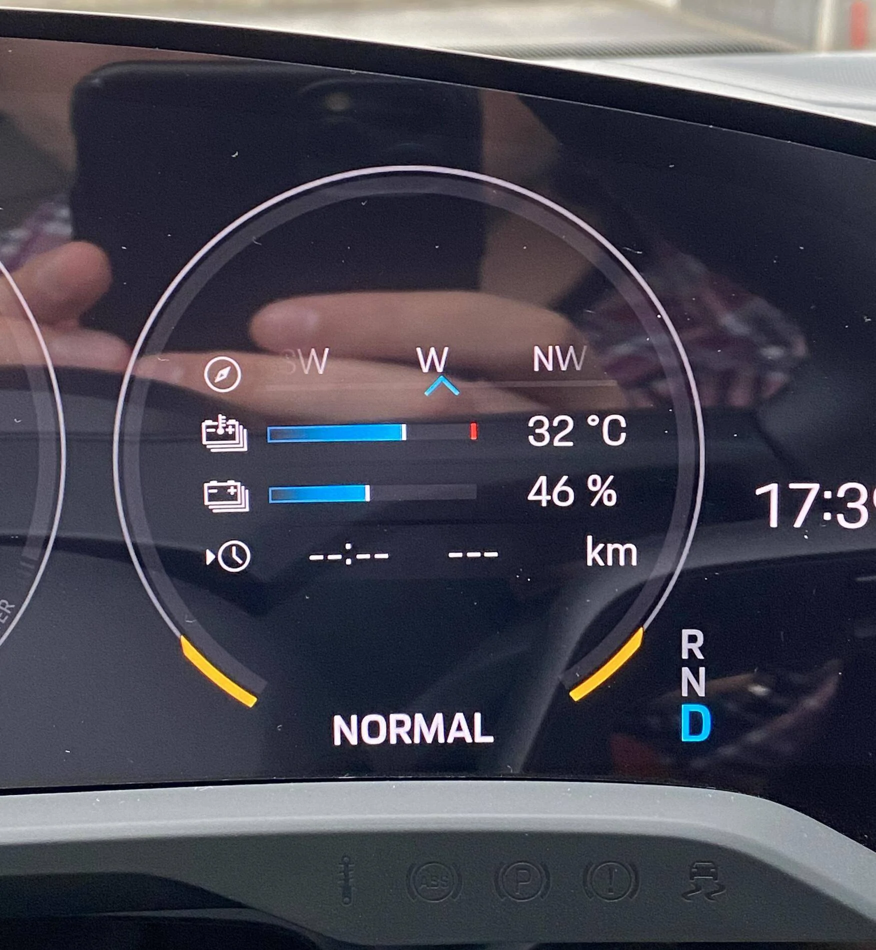 Porsche Taycan Taycan Instrument Cluster Question - HELP Screen Shot 2021-03-21 at 20.59.20