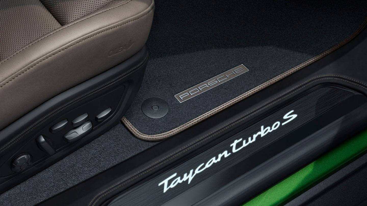 Porsche Taycan Inner Door-Sill Guards and B-Pillars in Leather Schwellerverkleidung_B_Säule