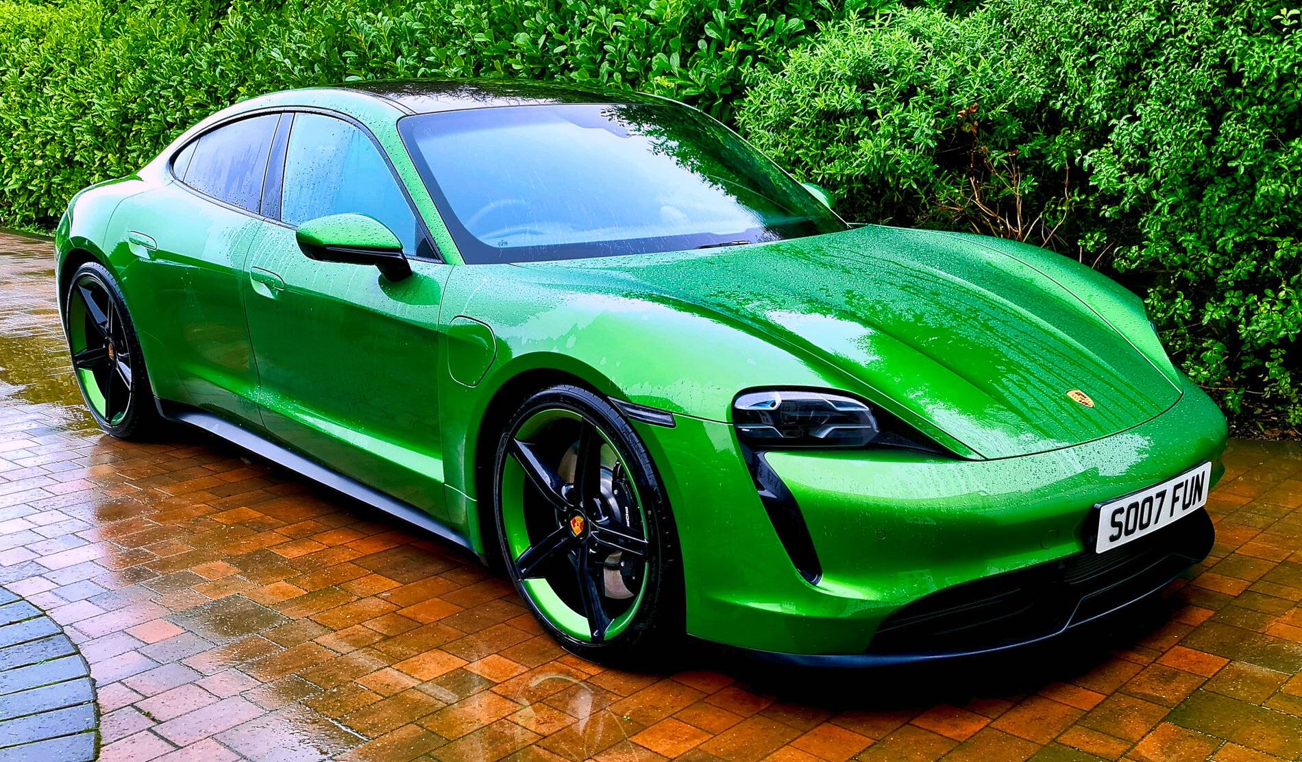 Porsche Taycan Mamba Green with Gloss Black or Satin Aurum Wheels??? car wheel 20201222_123056