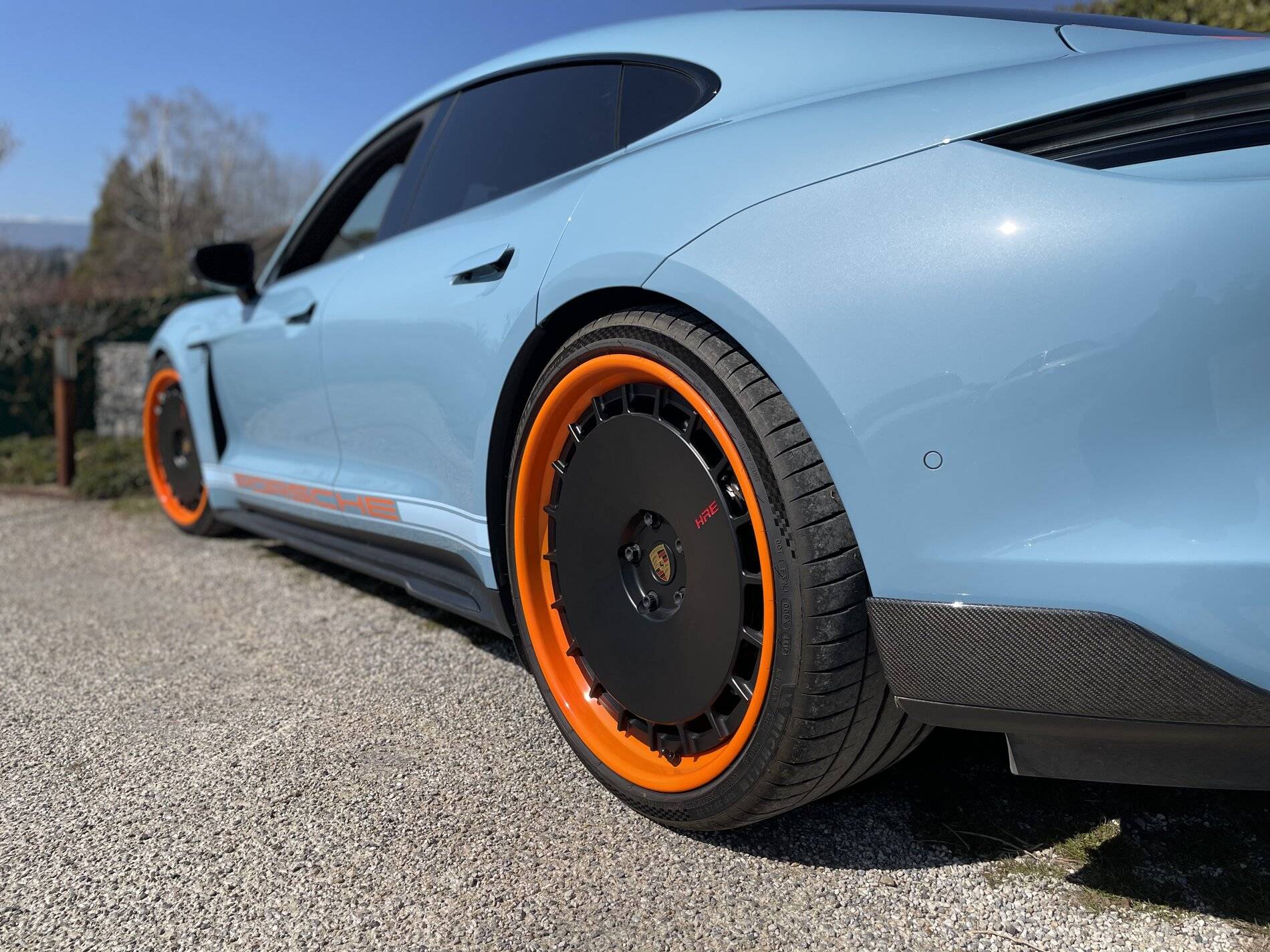 Porsche Taycan FROZEN BLUE Taycan Club 52815149-467E-4A81-8546-2F00235DBE6E