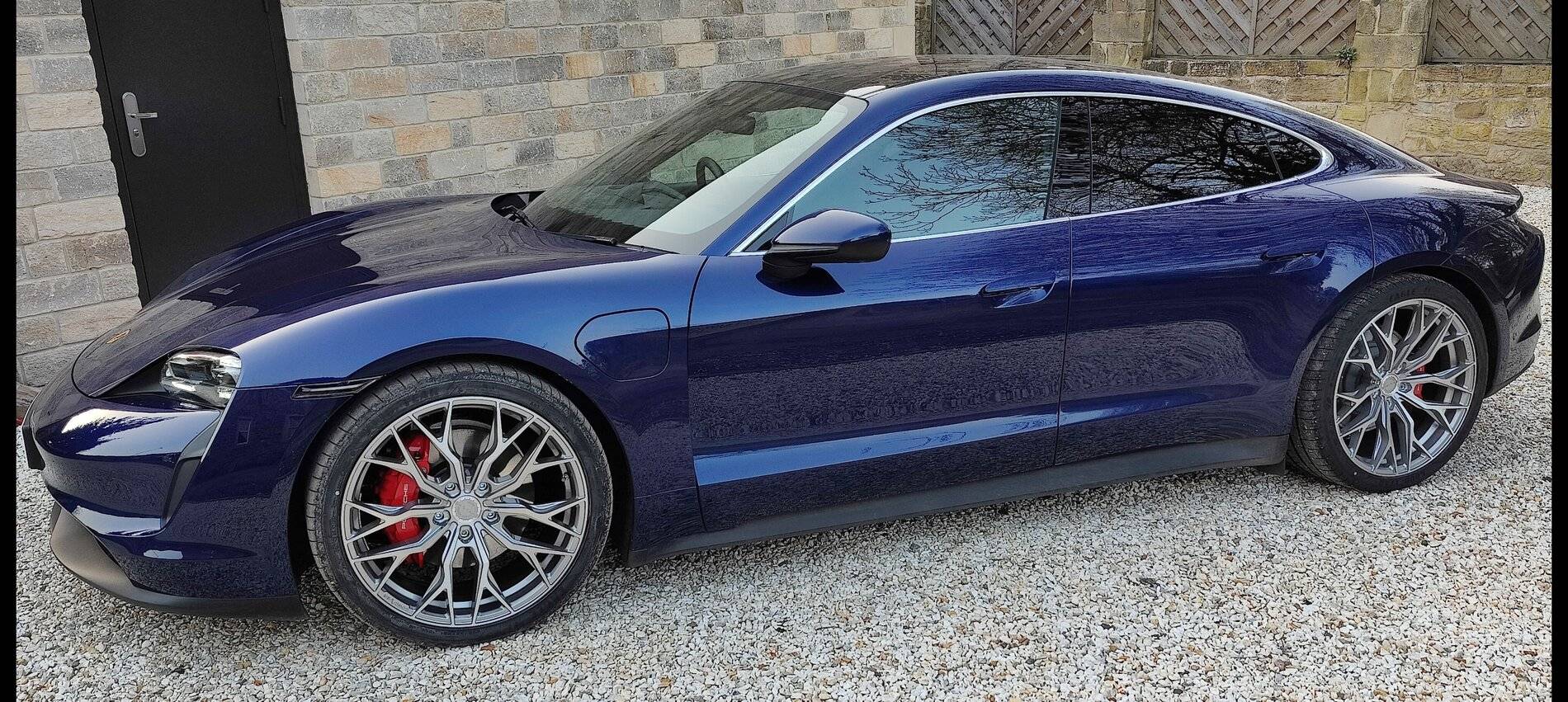 Porsche Taycan GENTIAN BLUE Taycan Club Screenshot_20210331-183845