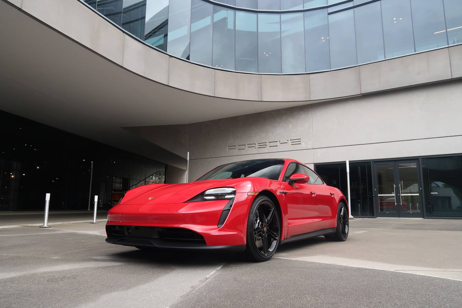 Porsche Taycan Anyone in the US take delivery recently? D4355195-8909-4F03-833F-8C7FEF135B93