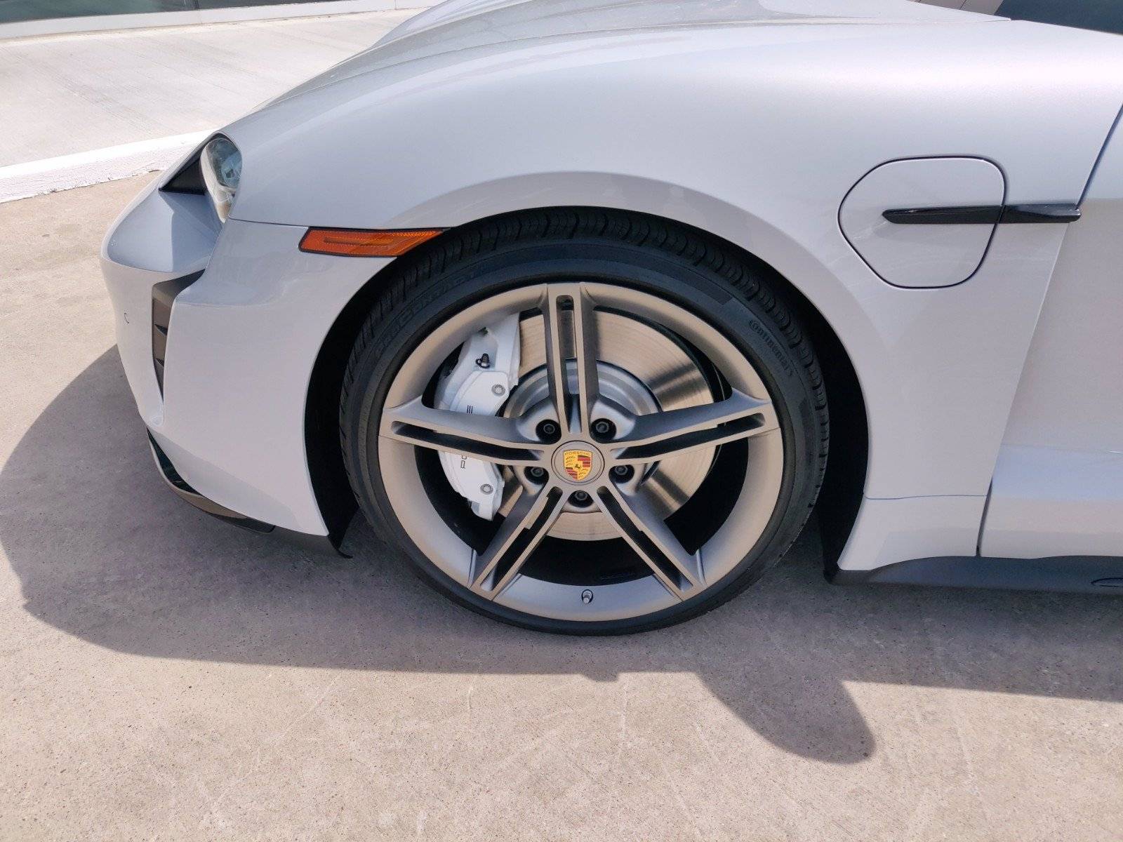 Porsche Taycan ICE GREY Taycan Club E7A318BD-9CF2-4954-916C-0BD0E394FC50