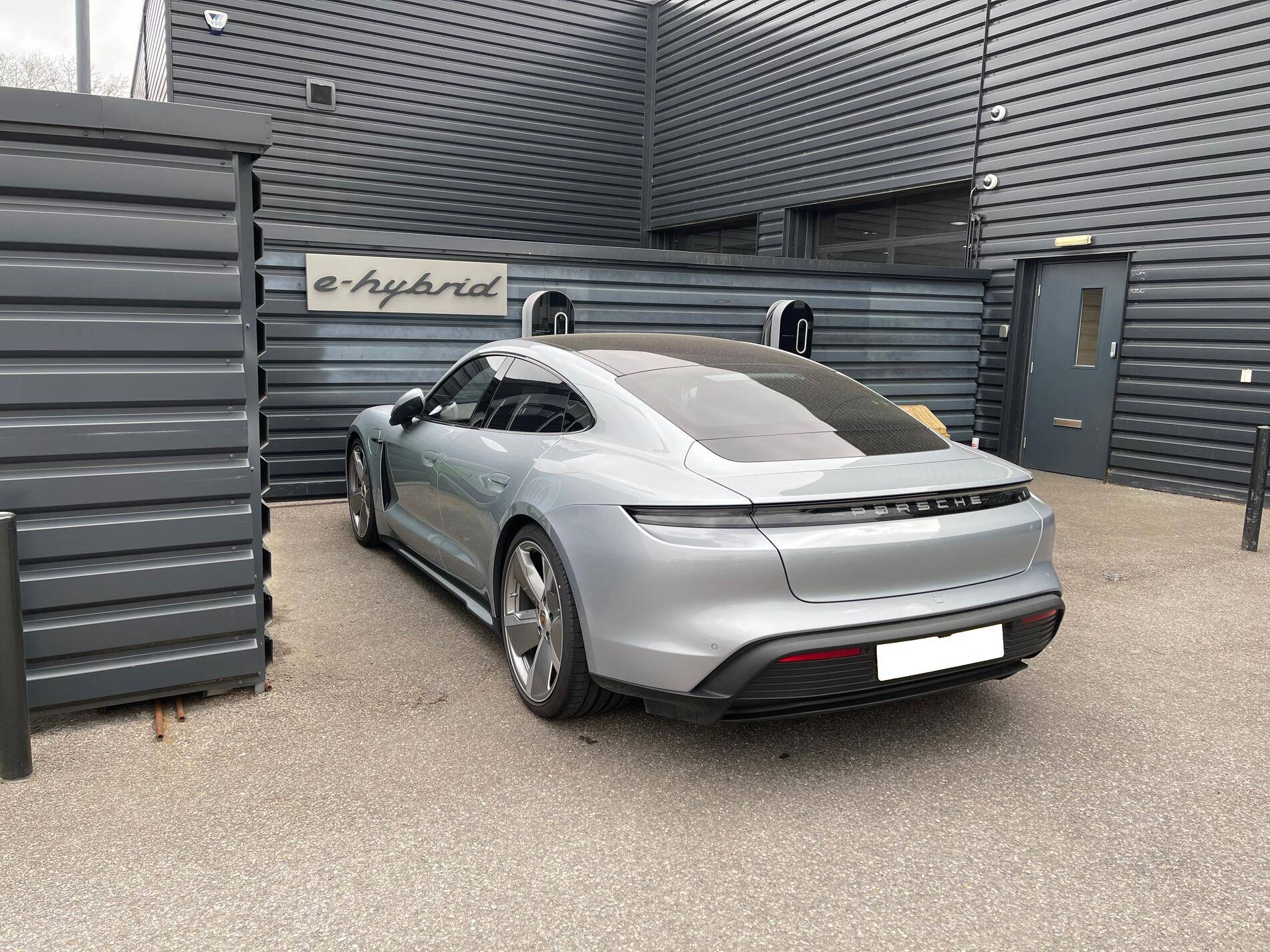Porsche Taycan ICE GREY Taycan Club IMG_4574