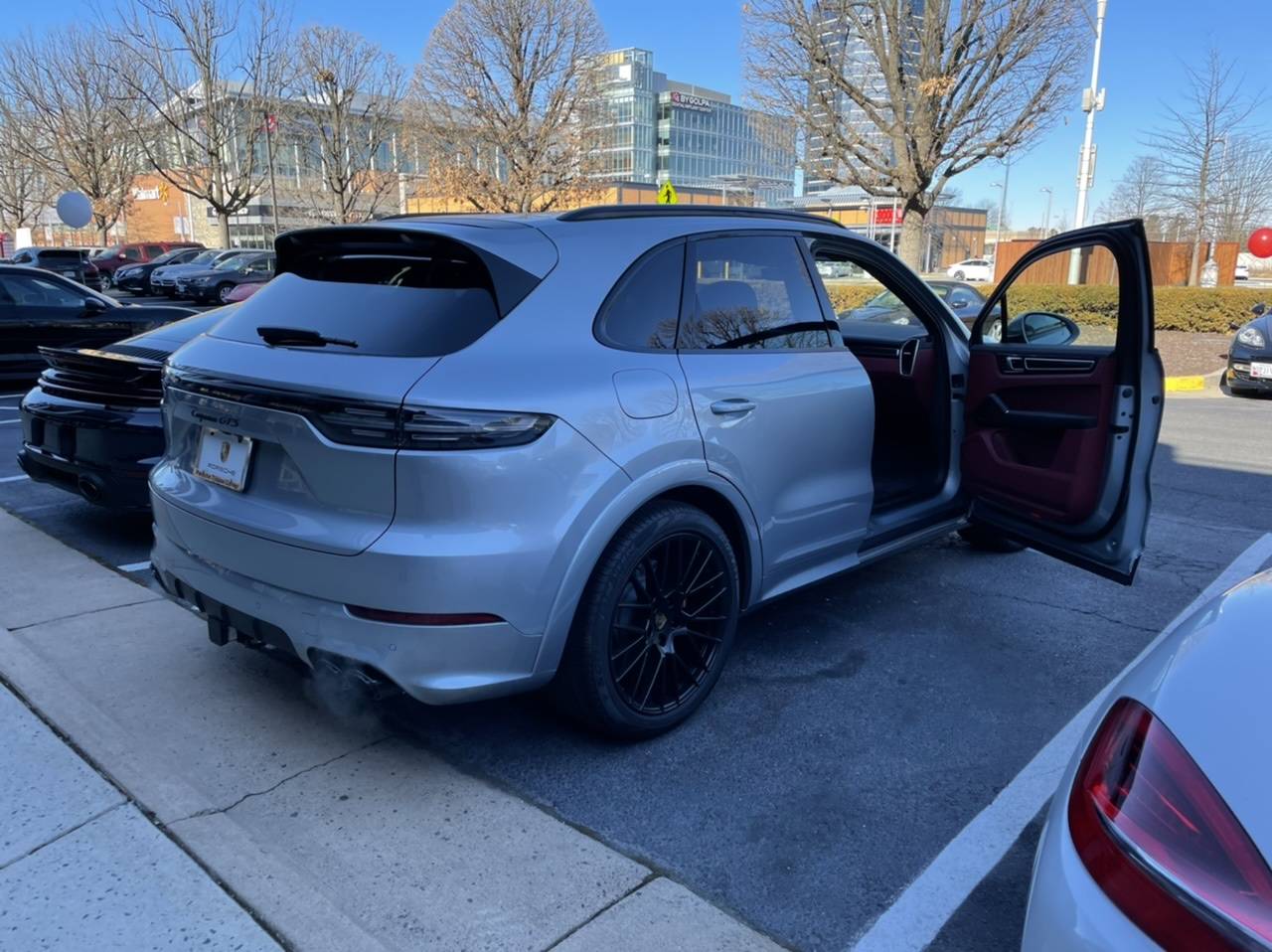 Porsche Taycan ICE GREY Taycan Club 41383650-5A9F-4099-936D-C857949CE719