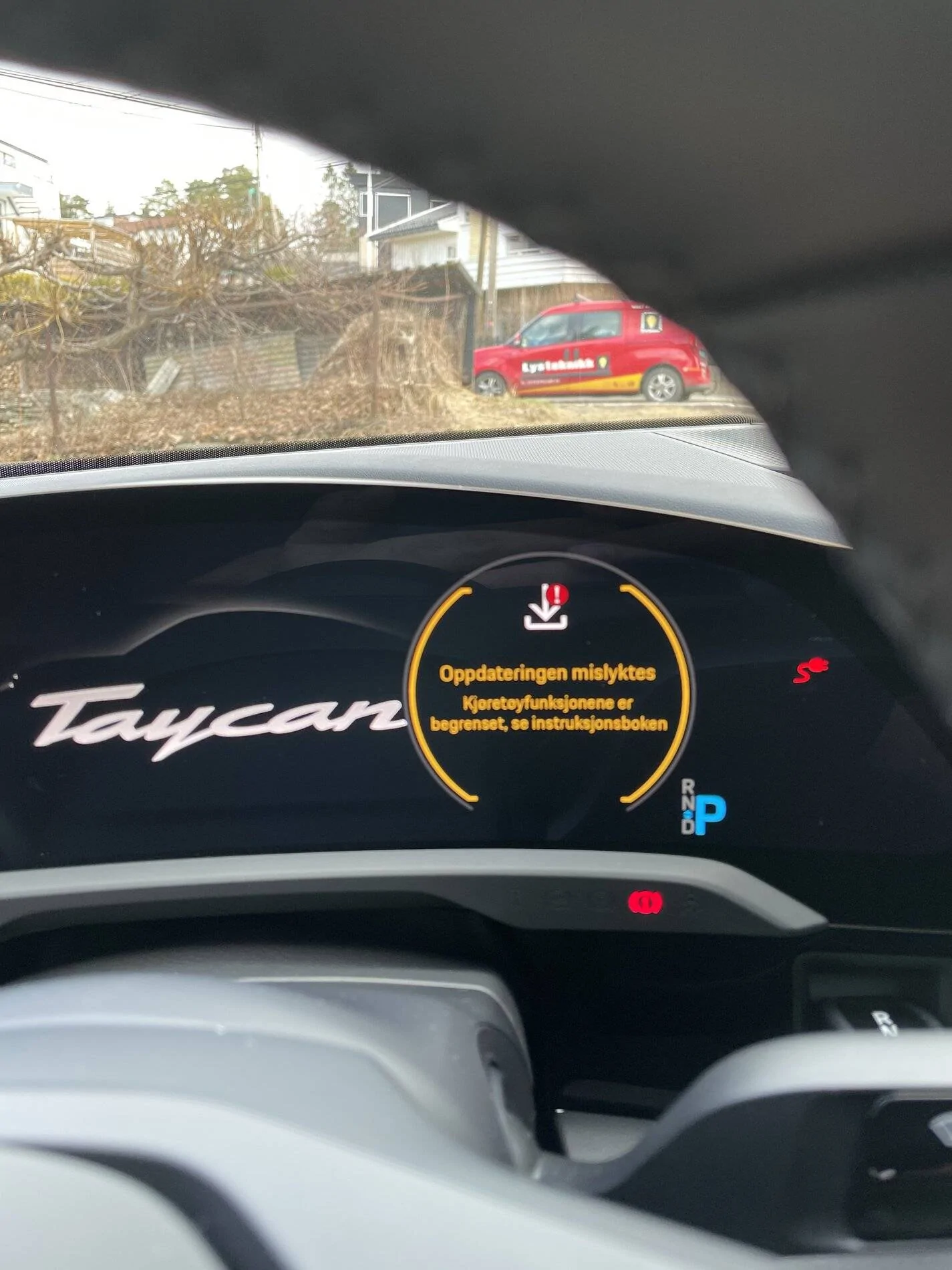 Porsche Taycan Failed update for Active Lane Keeping 0DCE6B81-740C-4DA2-9C10-E51D1B9FF11A