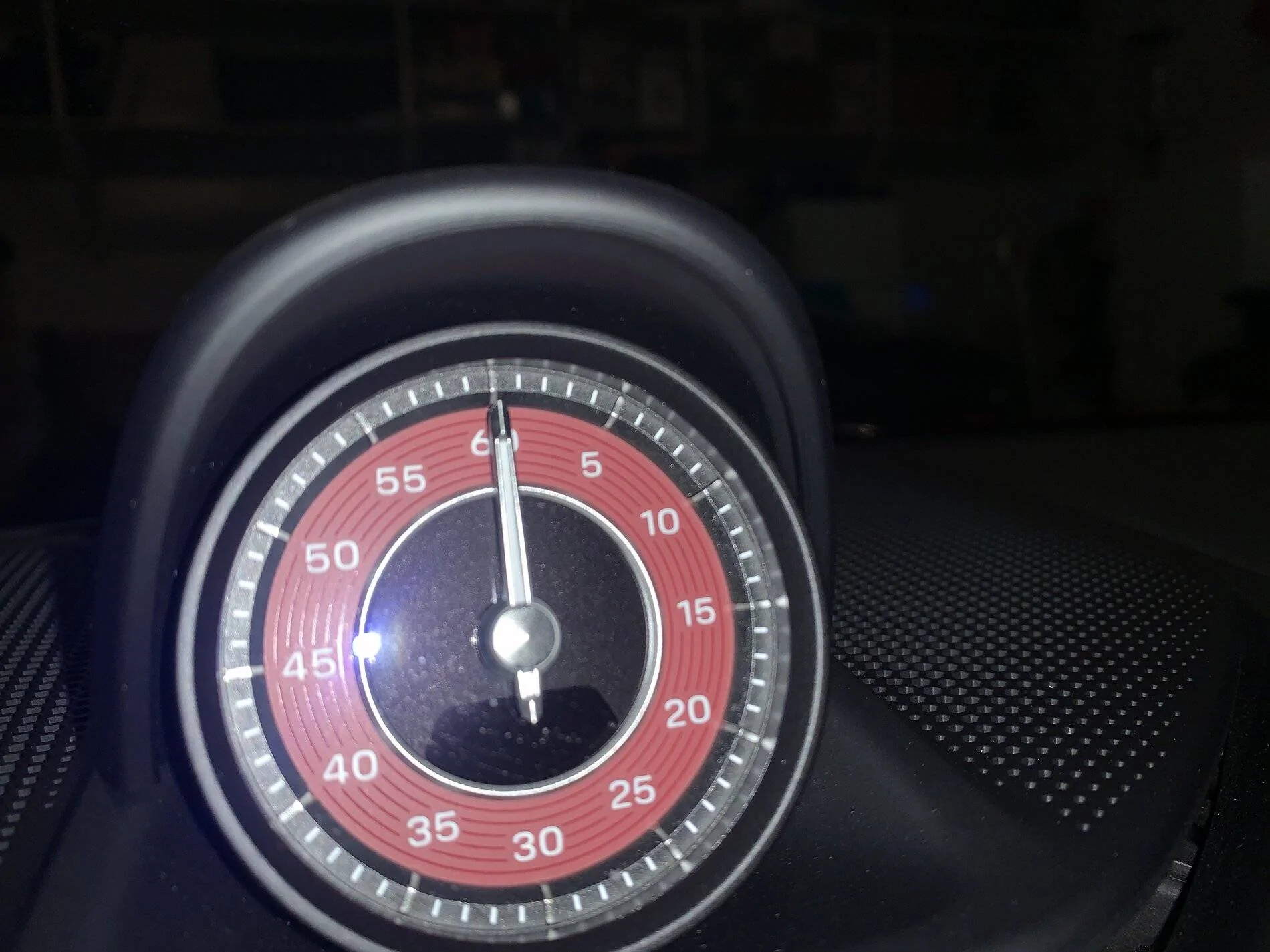 Porsche Taycan Porsche Design Subsecond Clock 2007EFBF-93C7-4F32-8BB7-490221C32638
