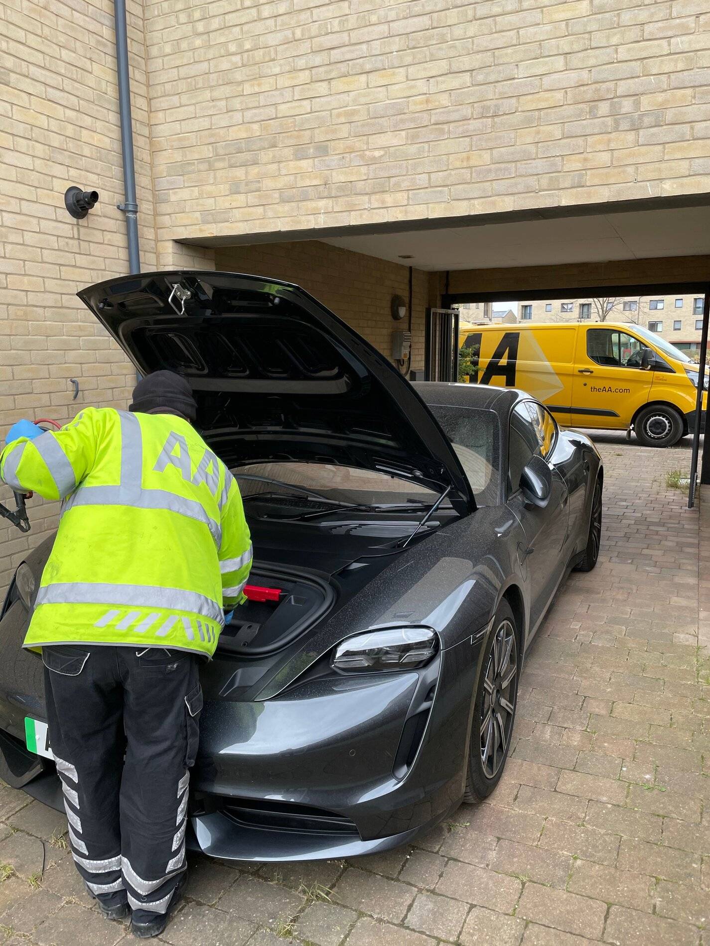 Porsche Taycan LOCKED OUT IMG_2250