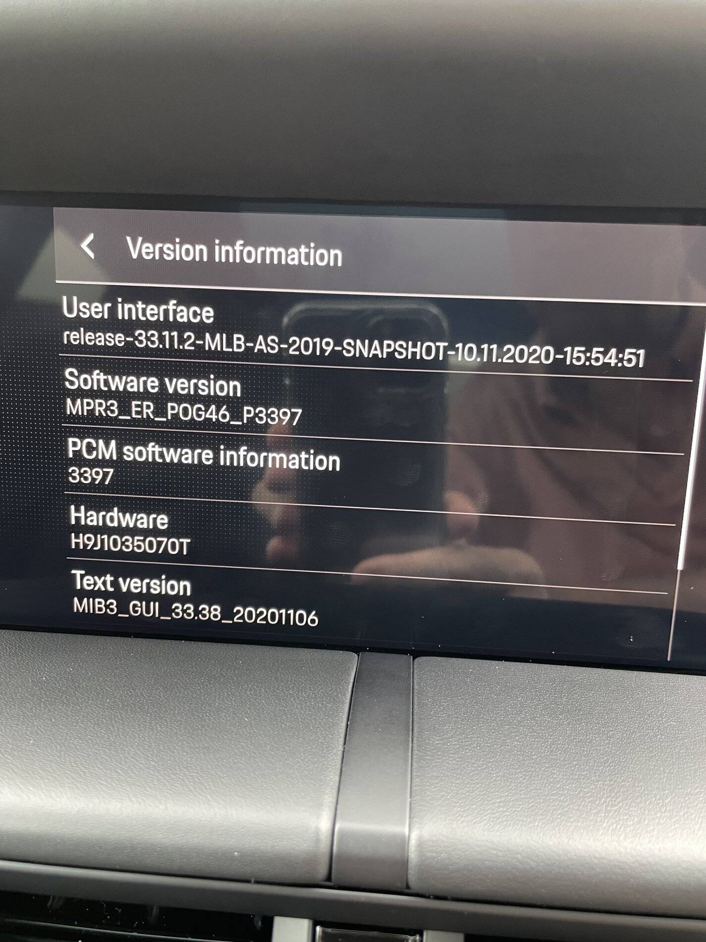 Porsche Taycan Software Update at the Porsche Center 7234D27C-91DE-43BE-B73F-63CB694E7901
