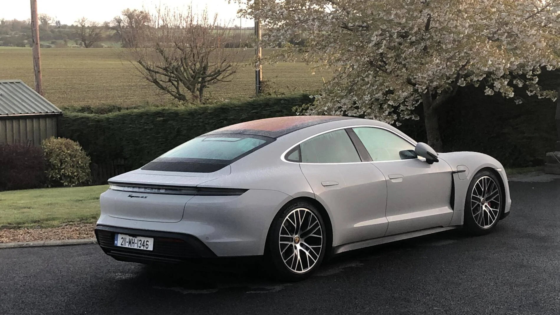 Porsche Taycan CHALK Taycan Club DE285A8F-0518-41A5-892D-D61D5FEE825C
