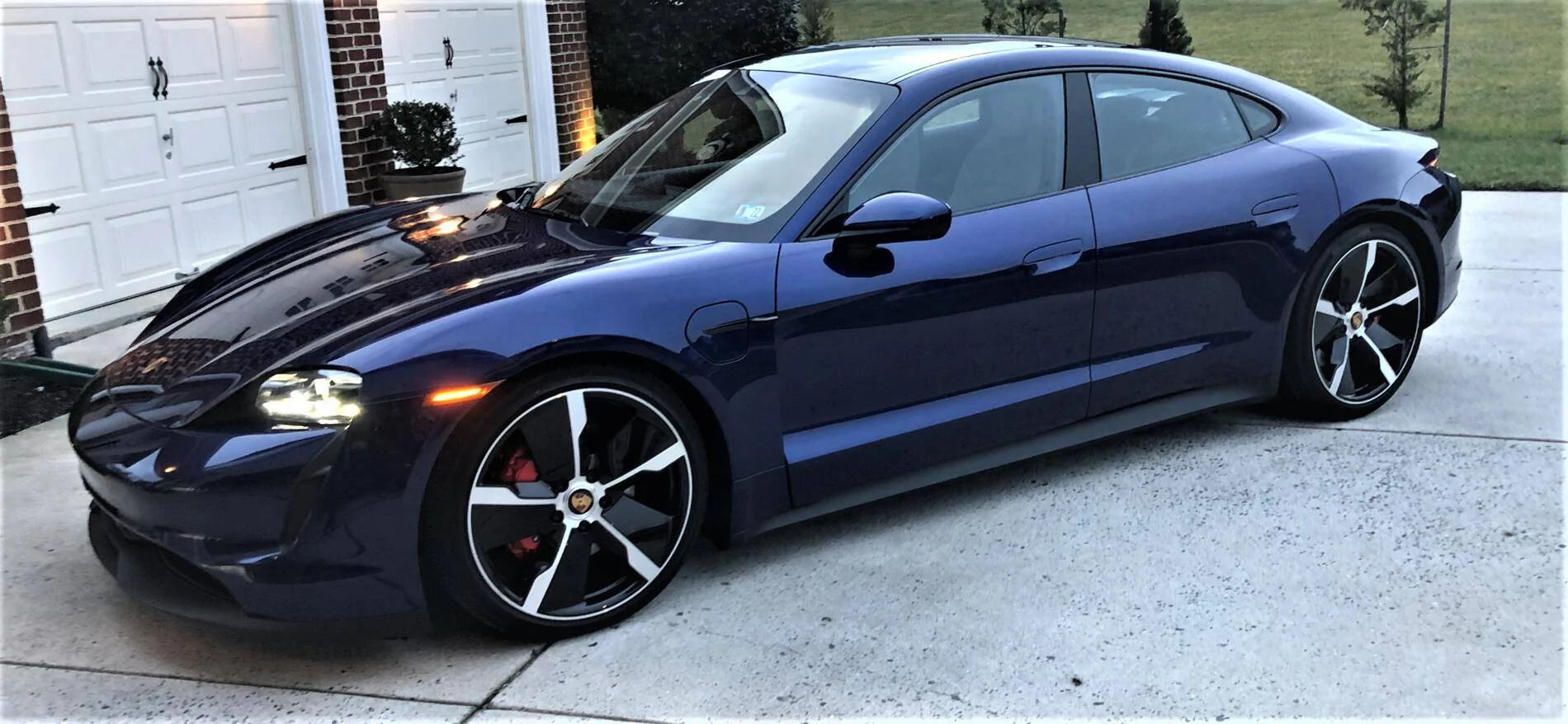 Porsche Taycan Sport design side skirt install after purchase? Taycan (2)
