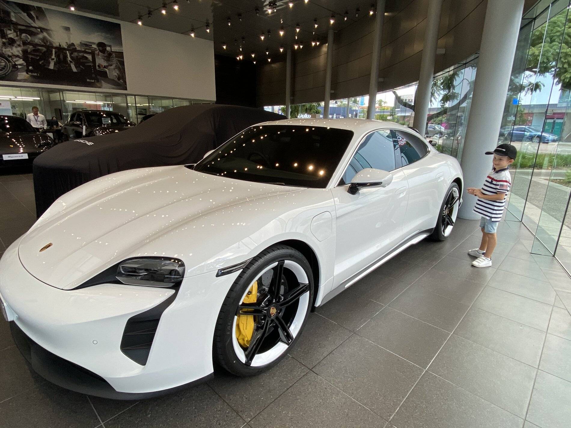 Porsche Taycan Pano roof in hot climate Y or N 62E0384B-E81F-4615-AED9-4DD93FC5F5AC