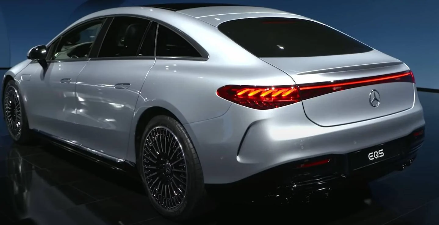 Porsche Taycan Mercedes Benz EQS vs Tayacn 1618564599252