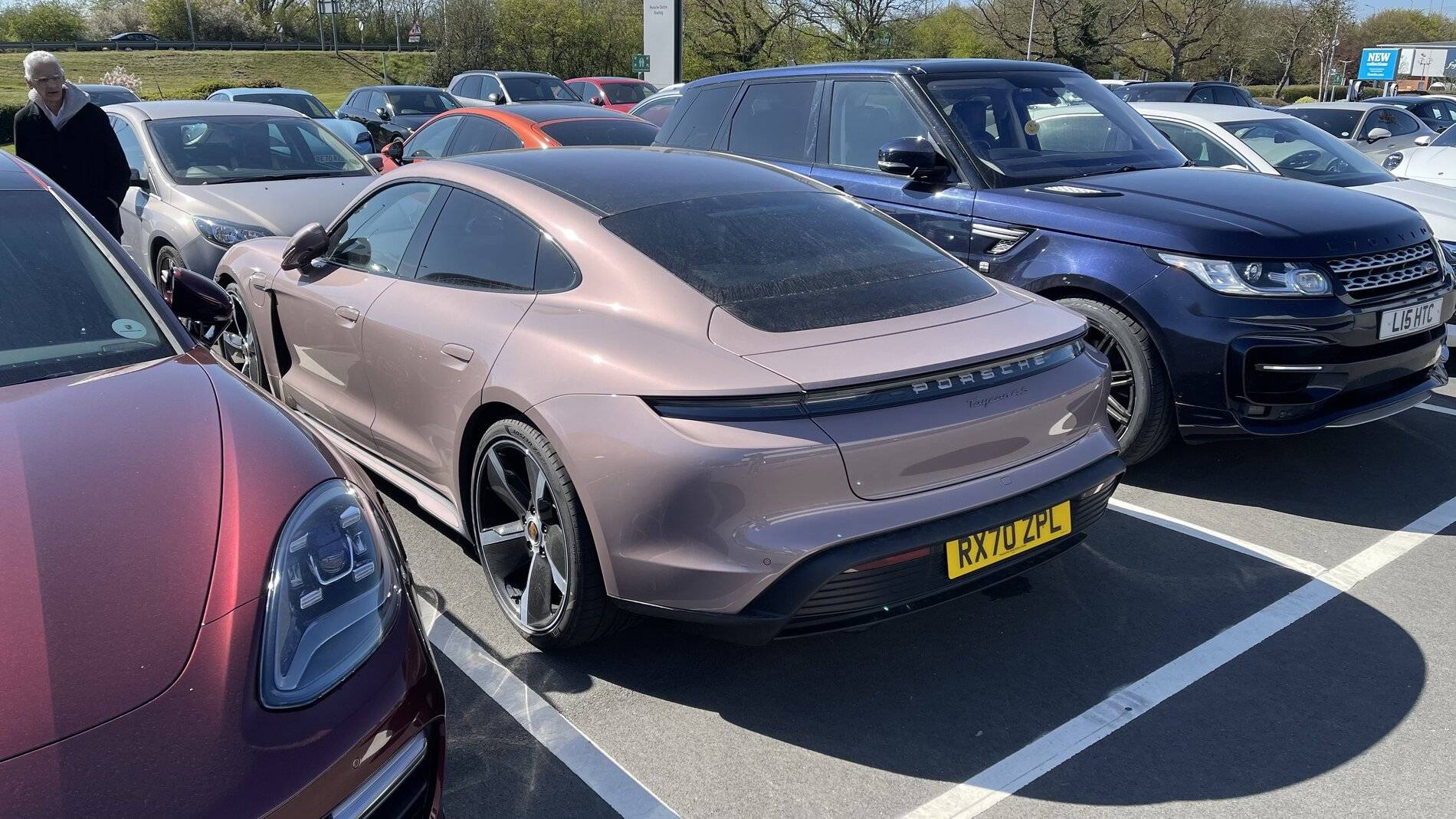 Porsche Taycan FROZEN BERRY METALLIC Taycan Club IMG_E4807
